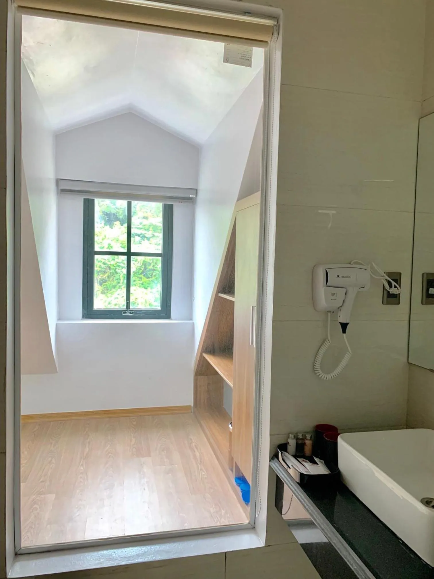 Bathroom in Emma Hotel