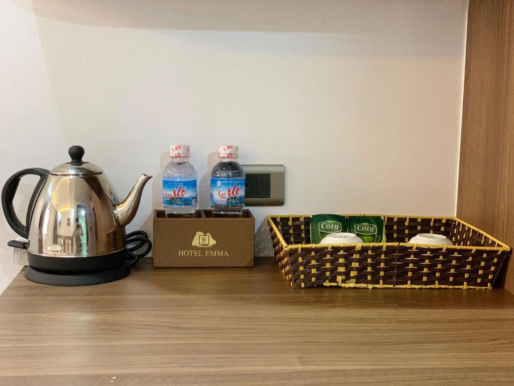 Coffee/tea facilities in Emma Hotel