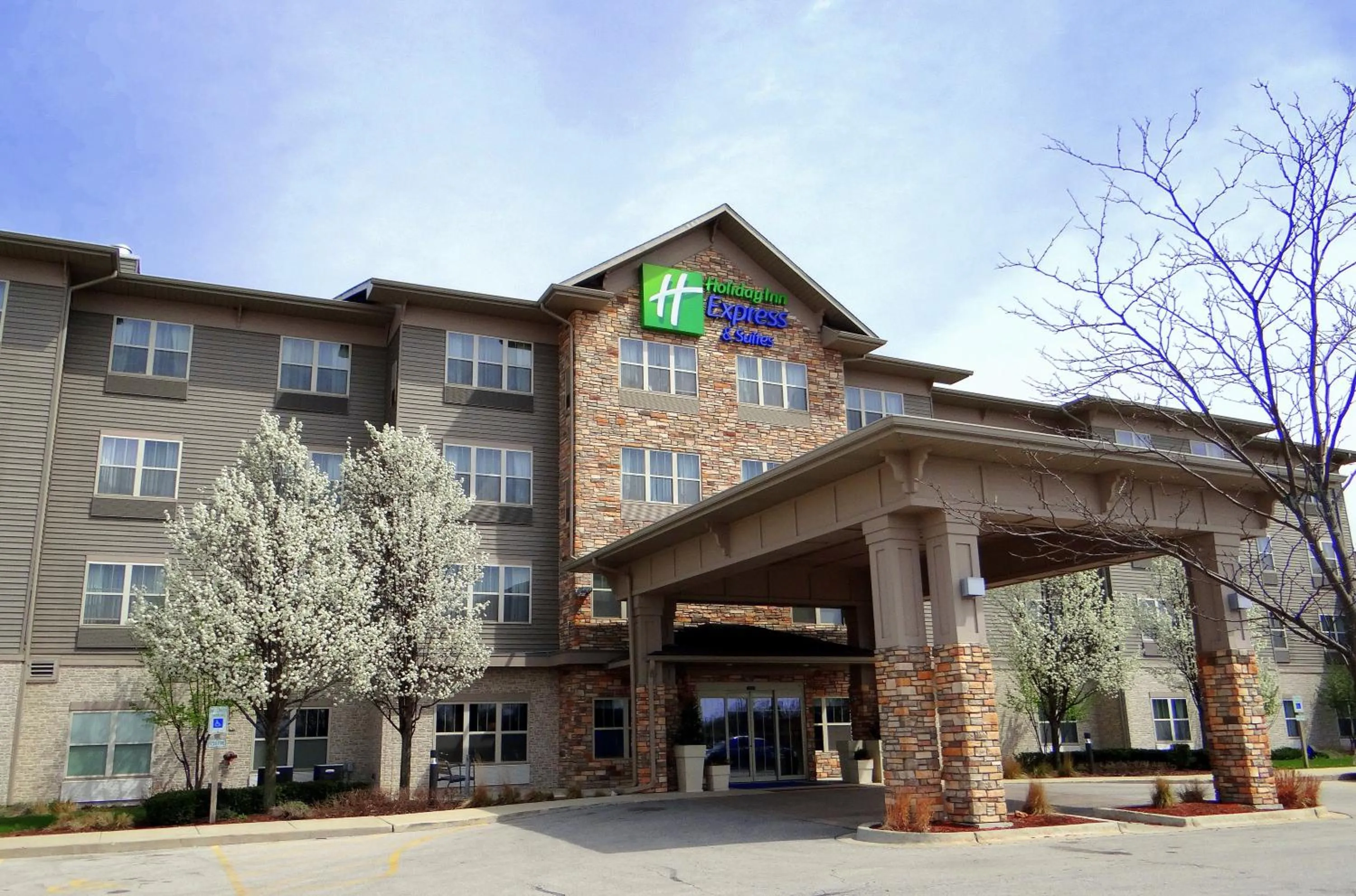Property building in Holiday Inn Express Hotel & Suites Chicago West Roselle by IHG