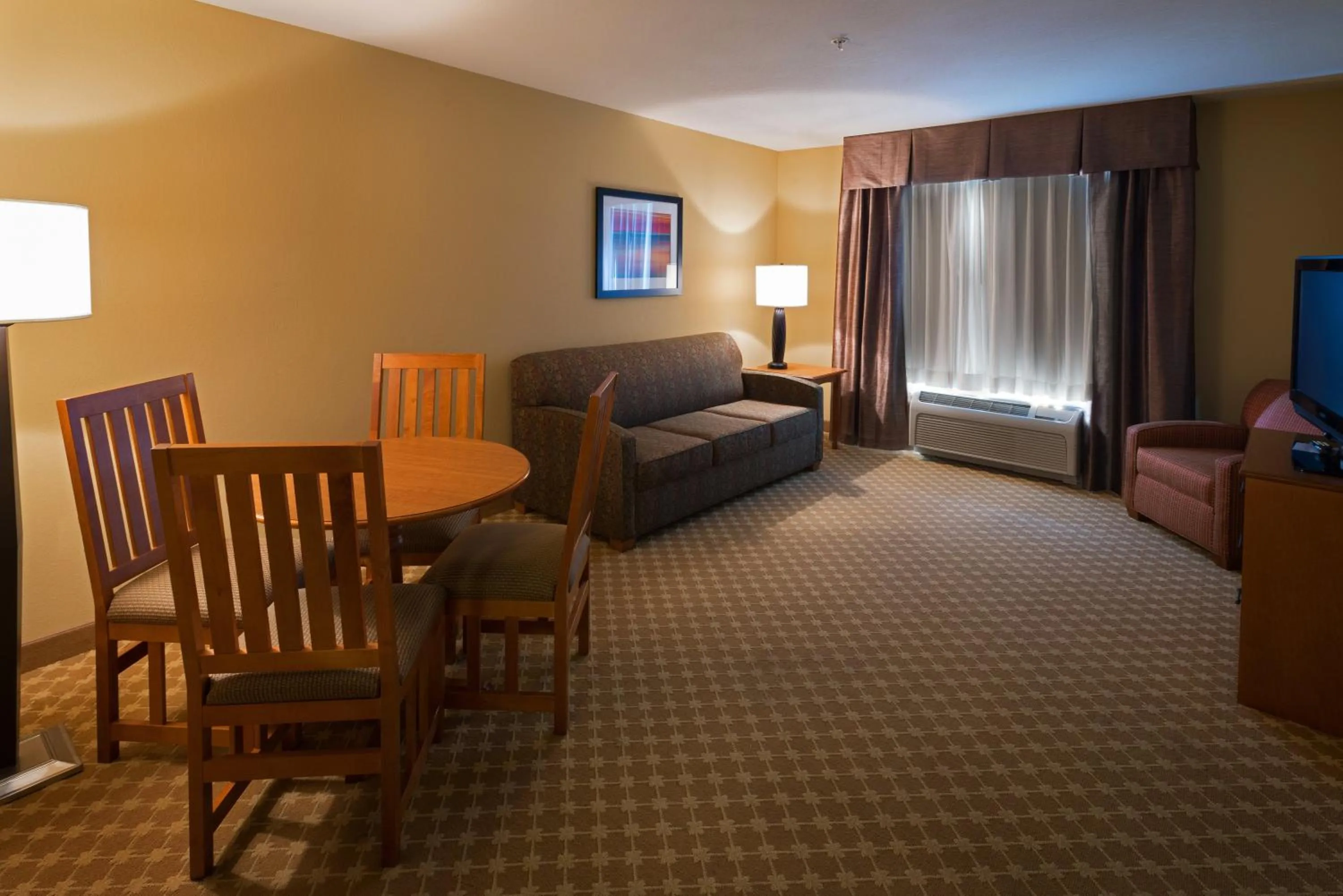 Photo of the whole room in Holiday Inn Express Hotel & Suites Chicago West Roselle by IHG