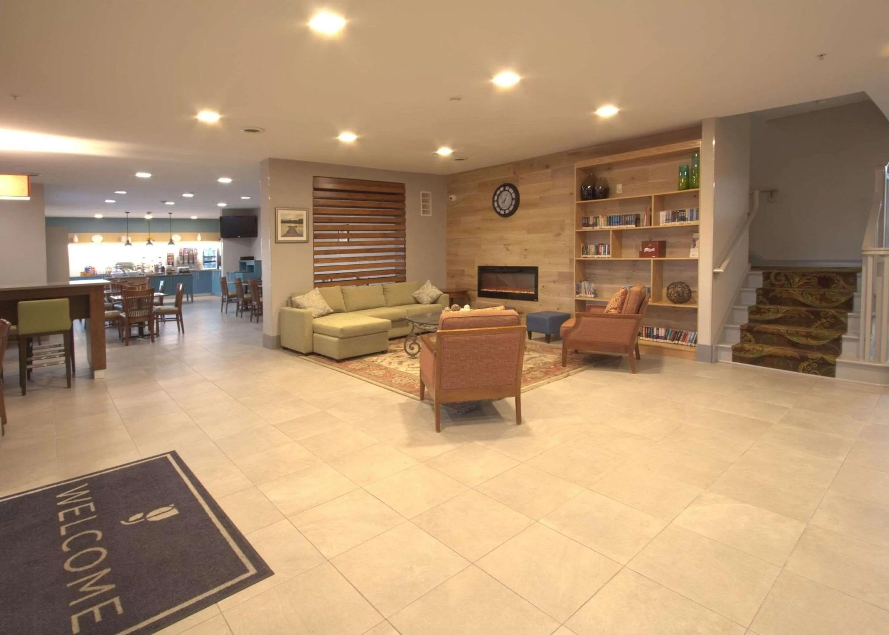 Lobby or reception in Country Inn & Suites by Radisson, Moline Airport