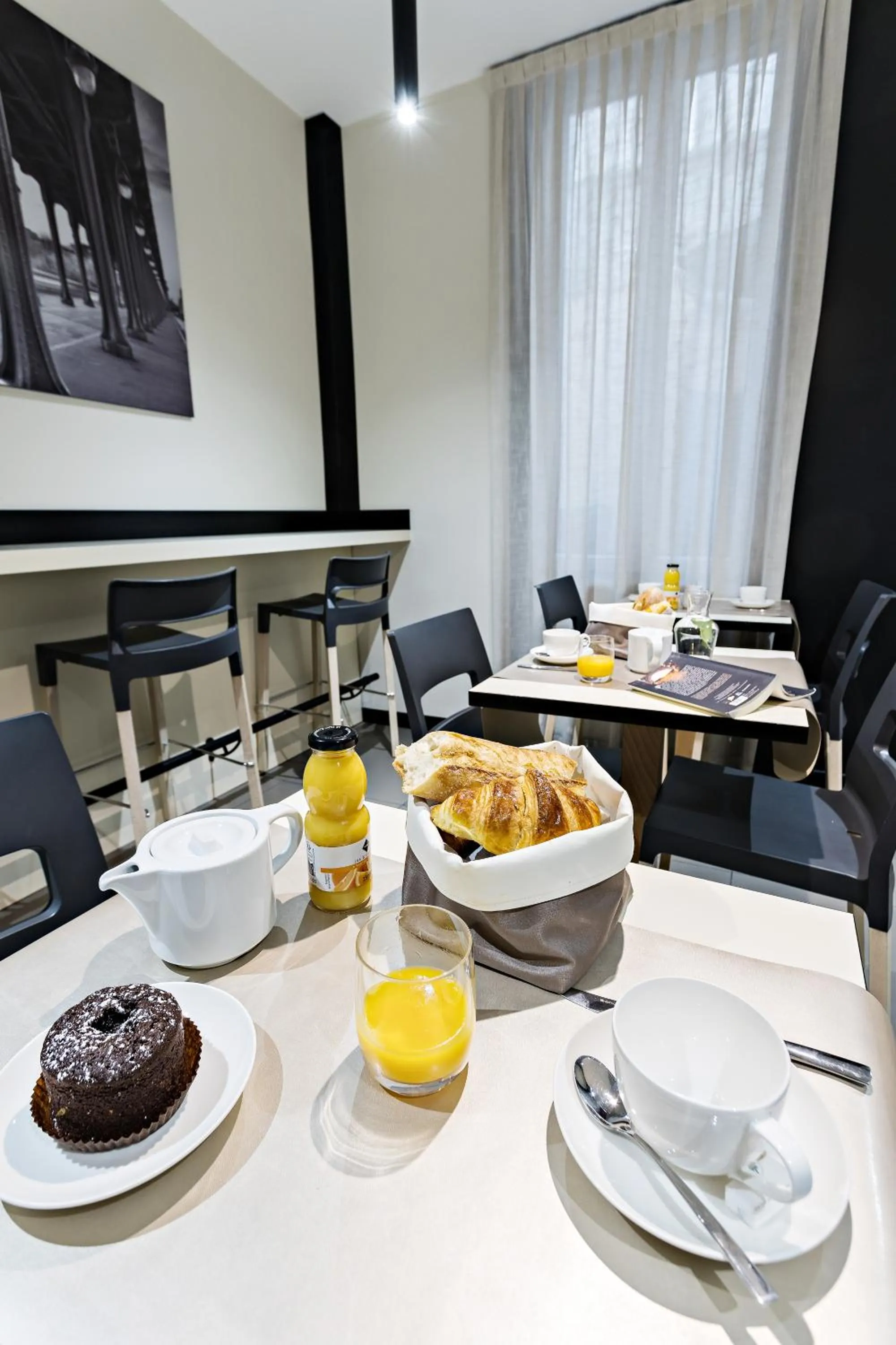 Continental breakfast in Modern Hotel