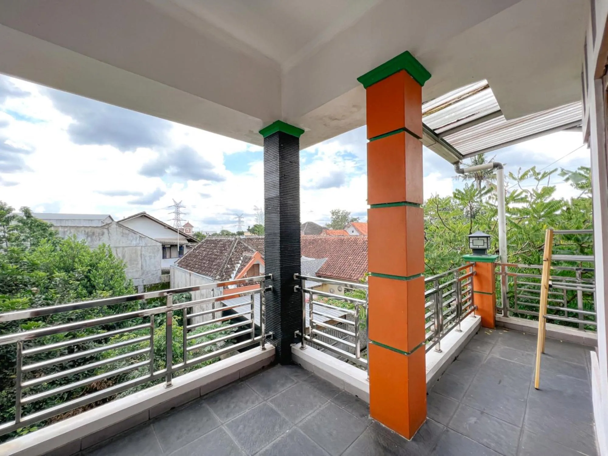 Balcony/Terrace in Homestay Jogja Jakal 3 Dekat UGM by Simply Homy