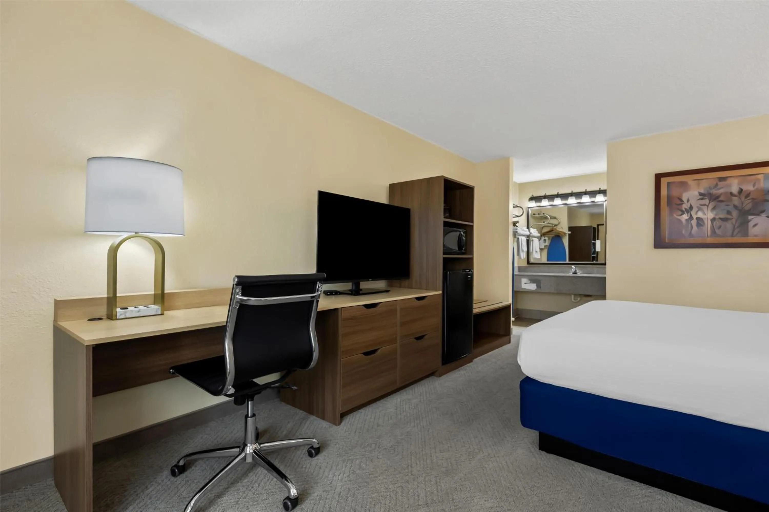 Bedroom, Bed in Best Western Center Pointe Inn