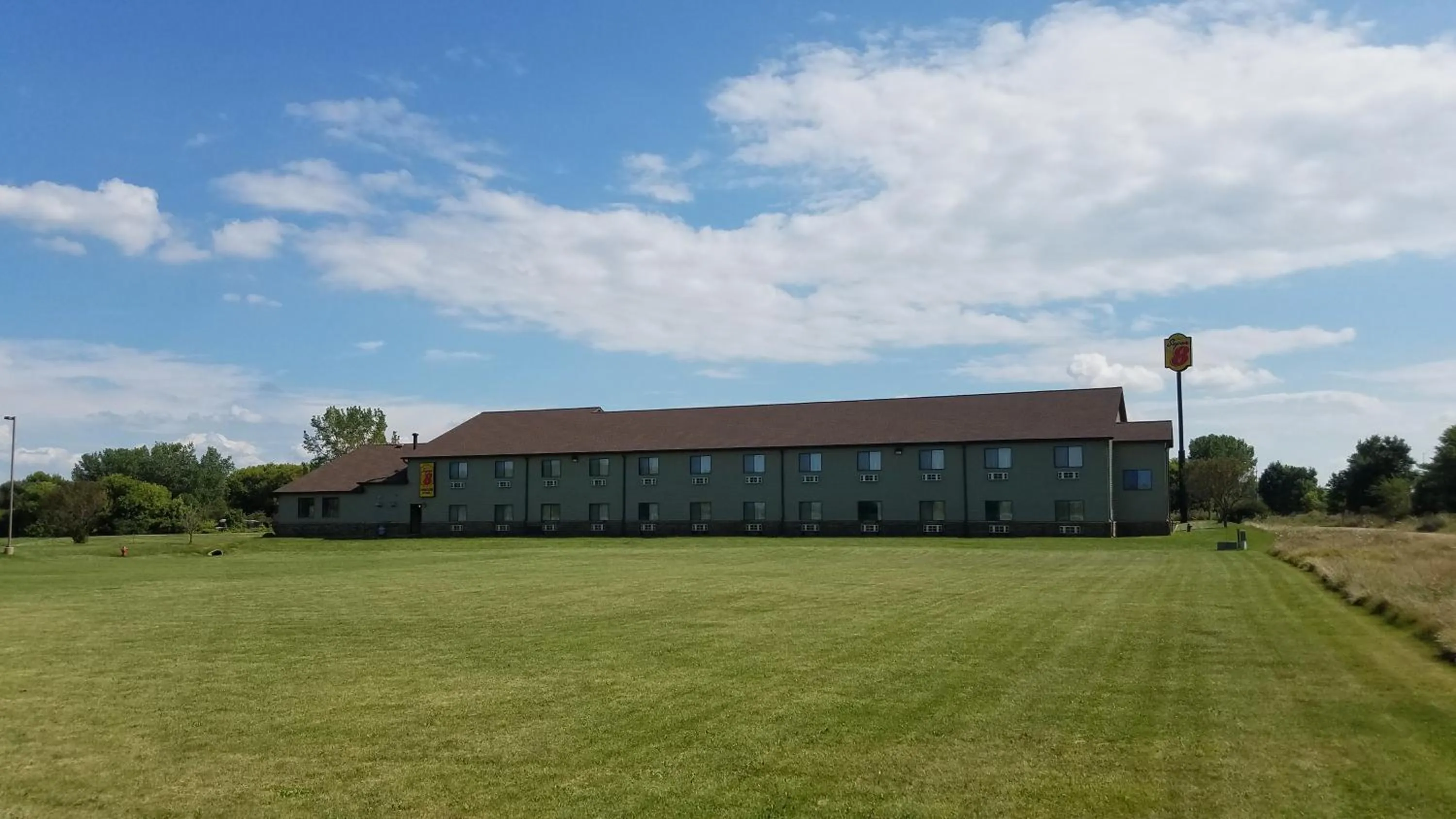 Natural landscape in Super 8 by Wyndham DeKalb IL