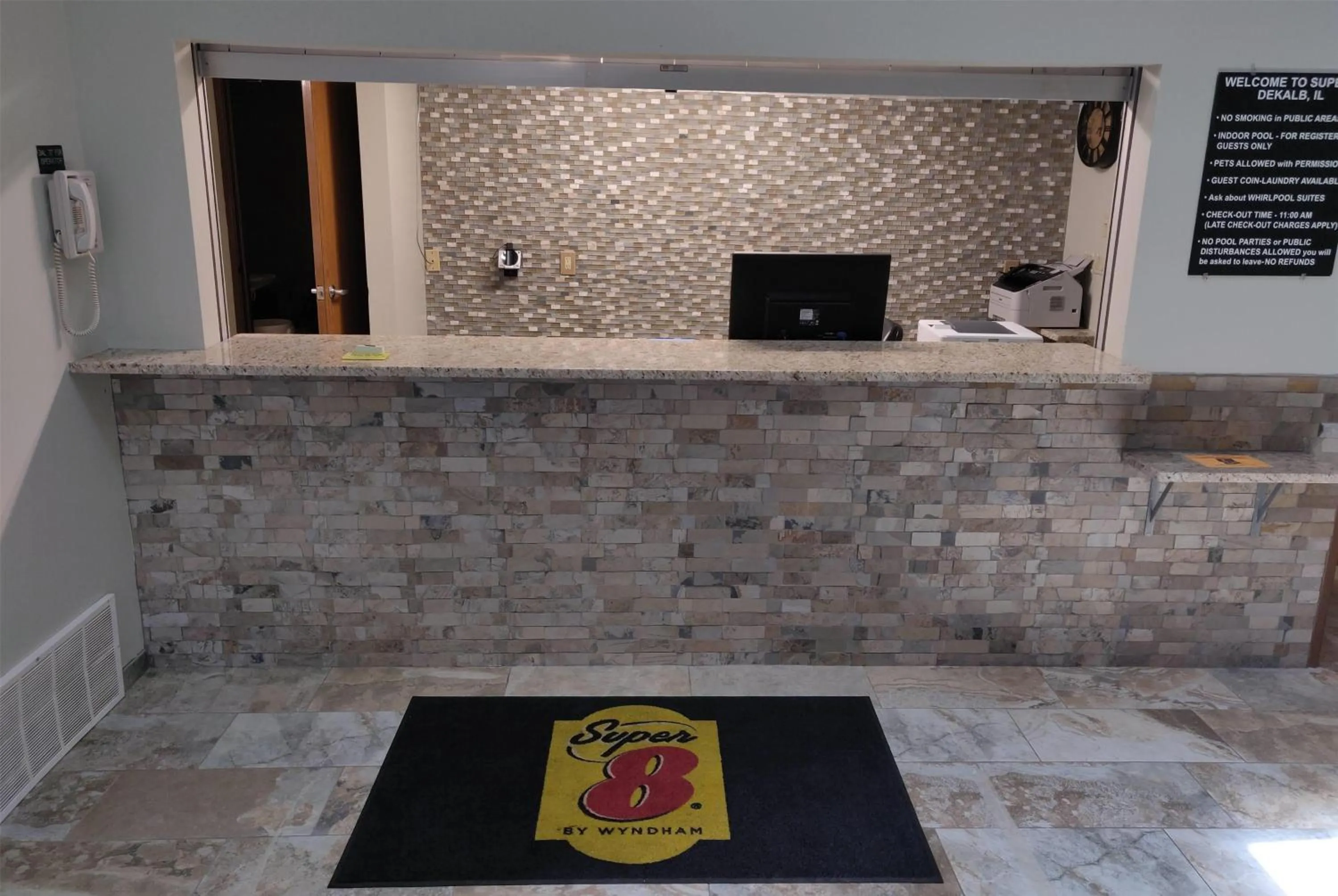 Lobby or reception in Super 8 by Wyndham DeKalb IL