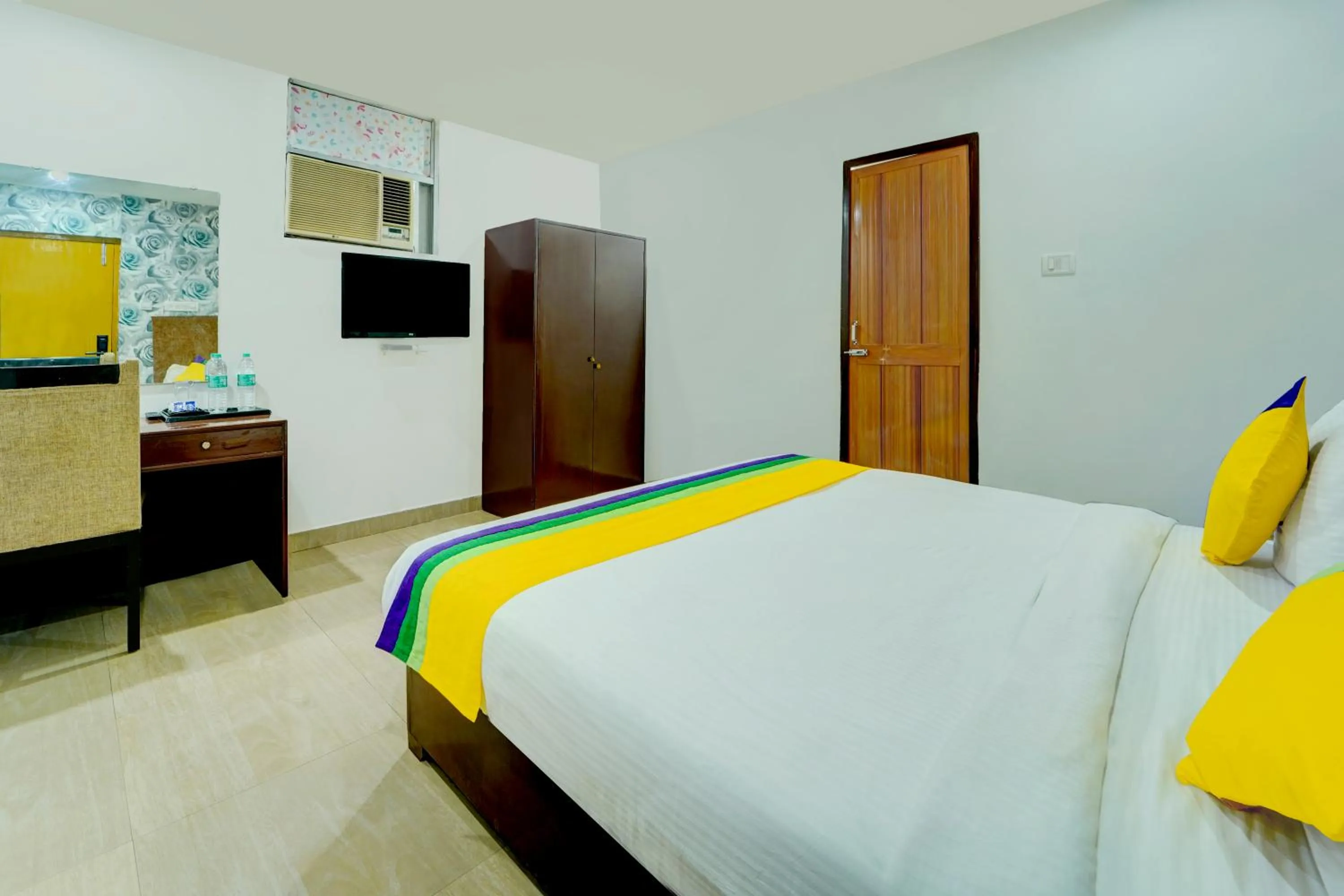 Bedroom, Bed in Itsy Hotels Buddha Inn