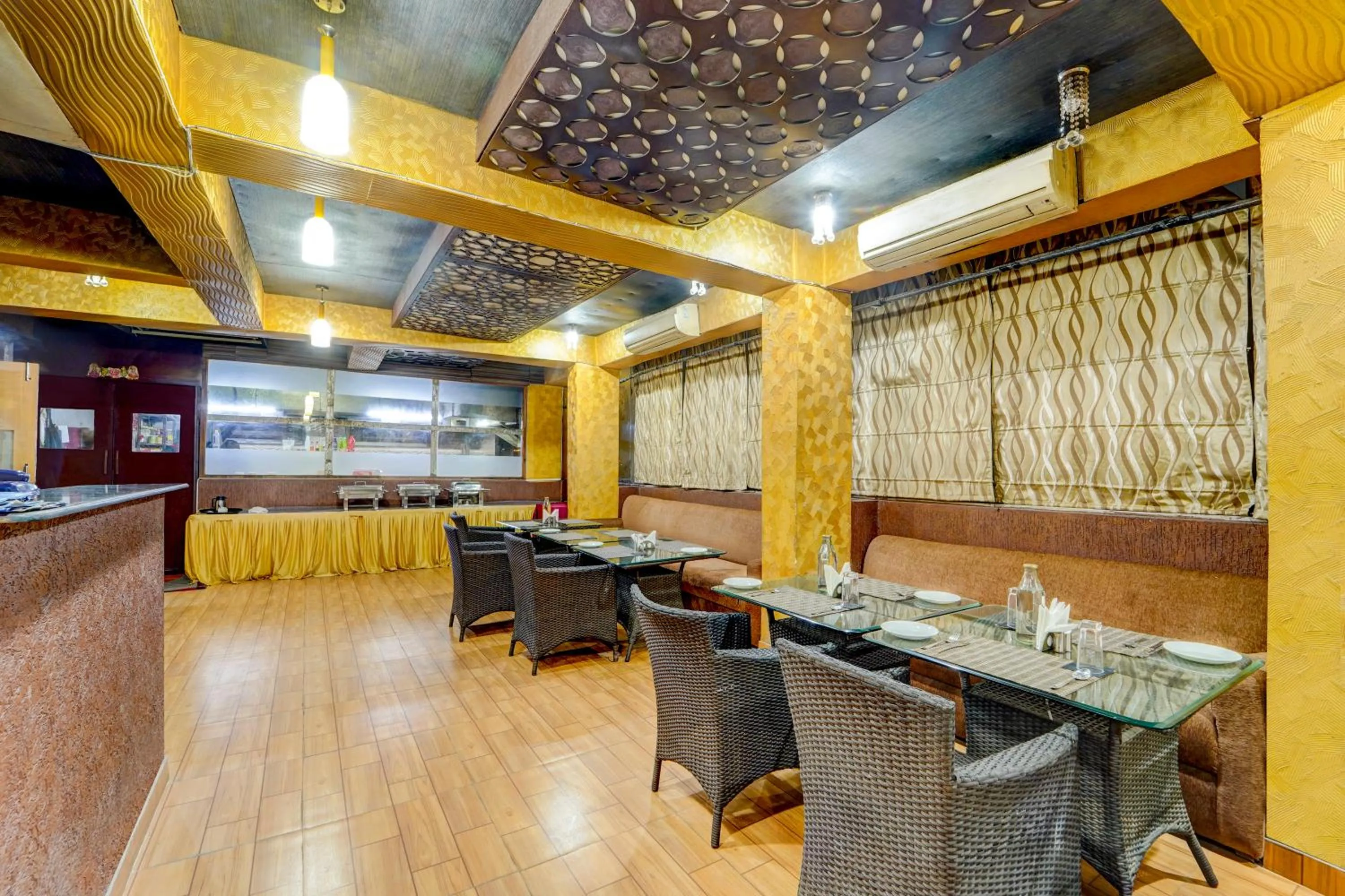 Restaurant/places to eat in Itsy Hotels Buddha Inn