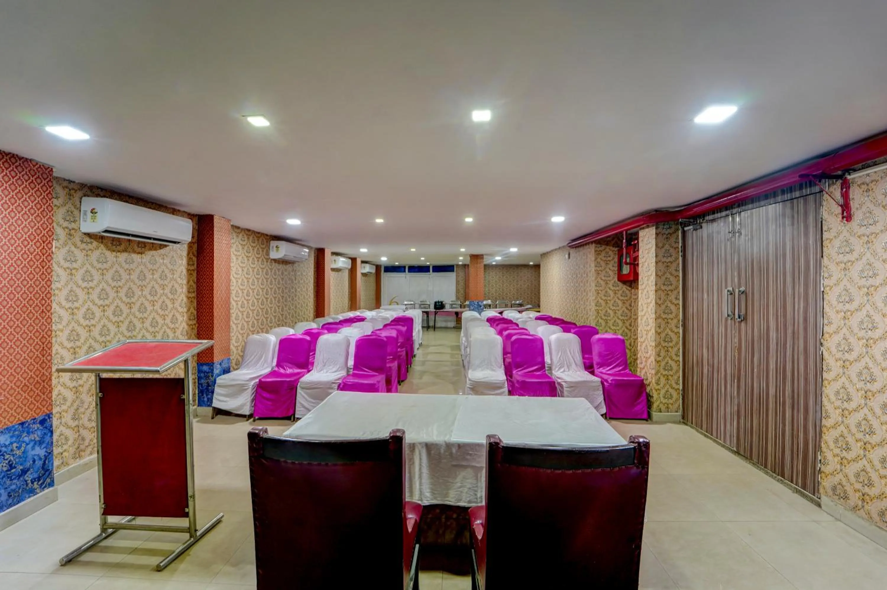 Banquet/Function facilities in Itsy Hotels Buddha Inn