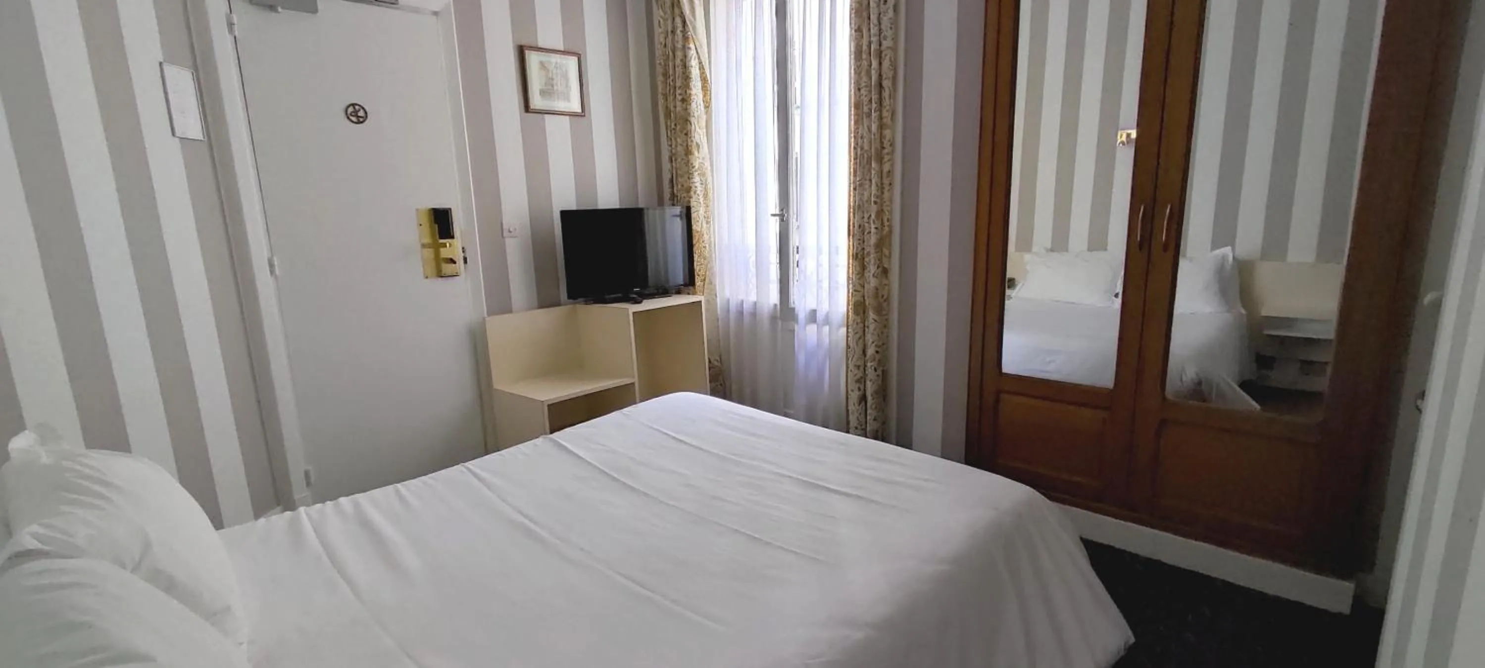 Bed in Grand Hôtel du Havre