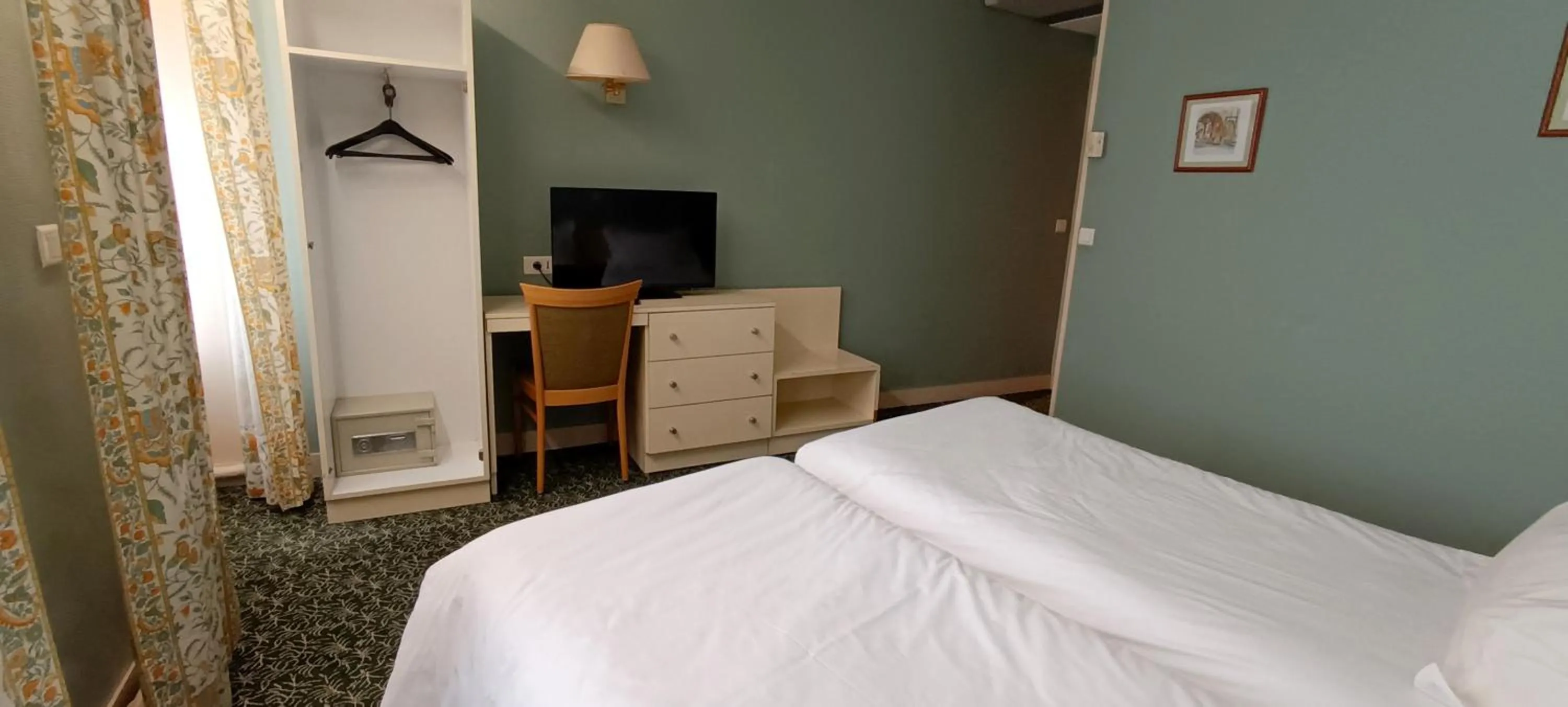 Bed in Grand Hôtel du Havre