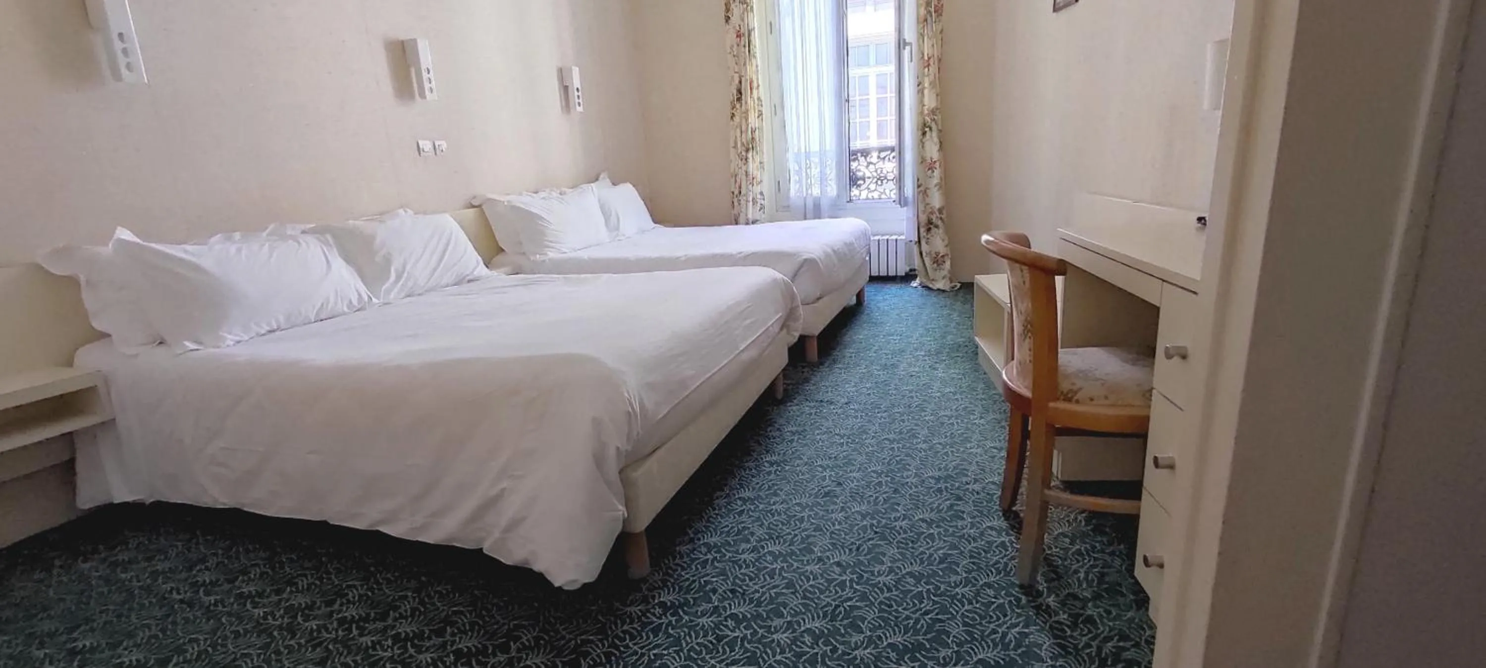 Bed in Grand Hôtel du Havre