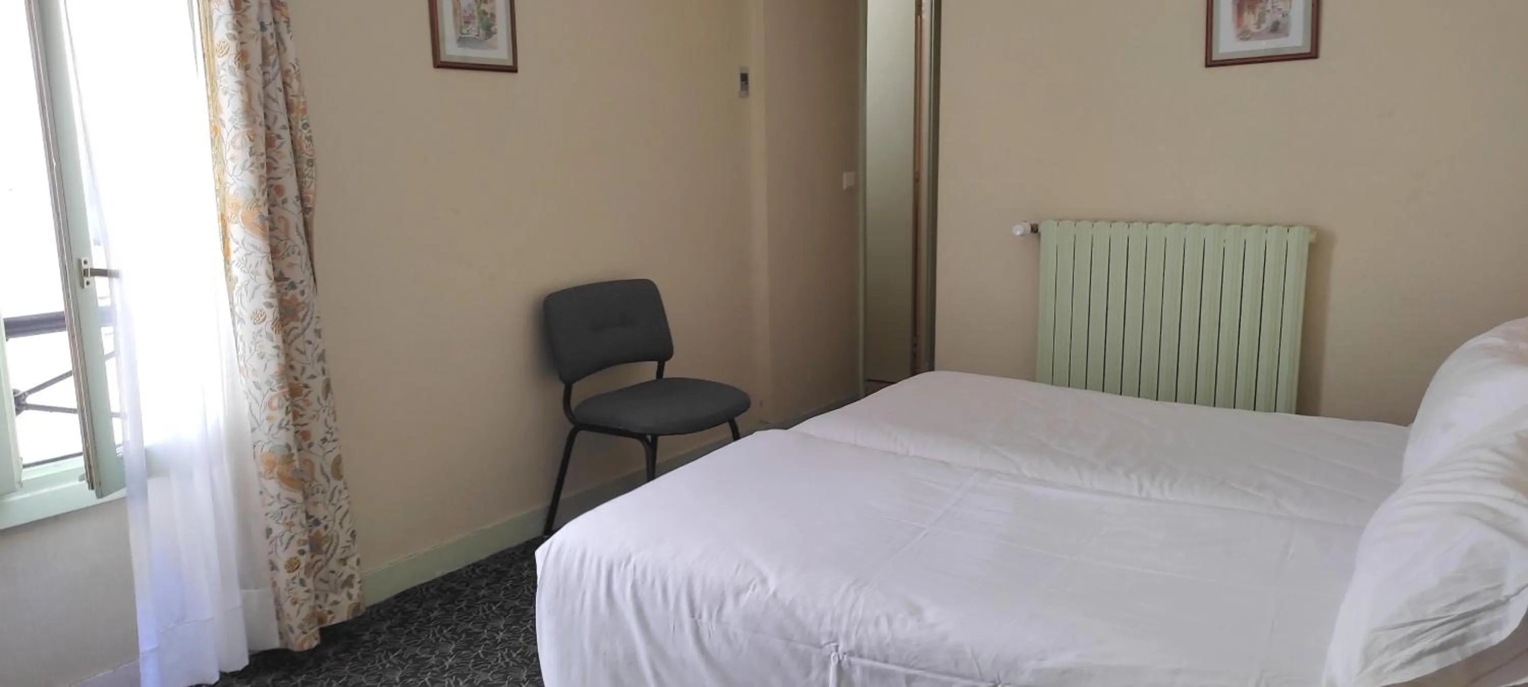 Bed in Grand Hôtel du Havre