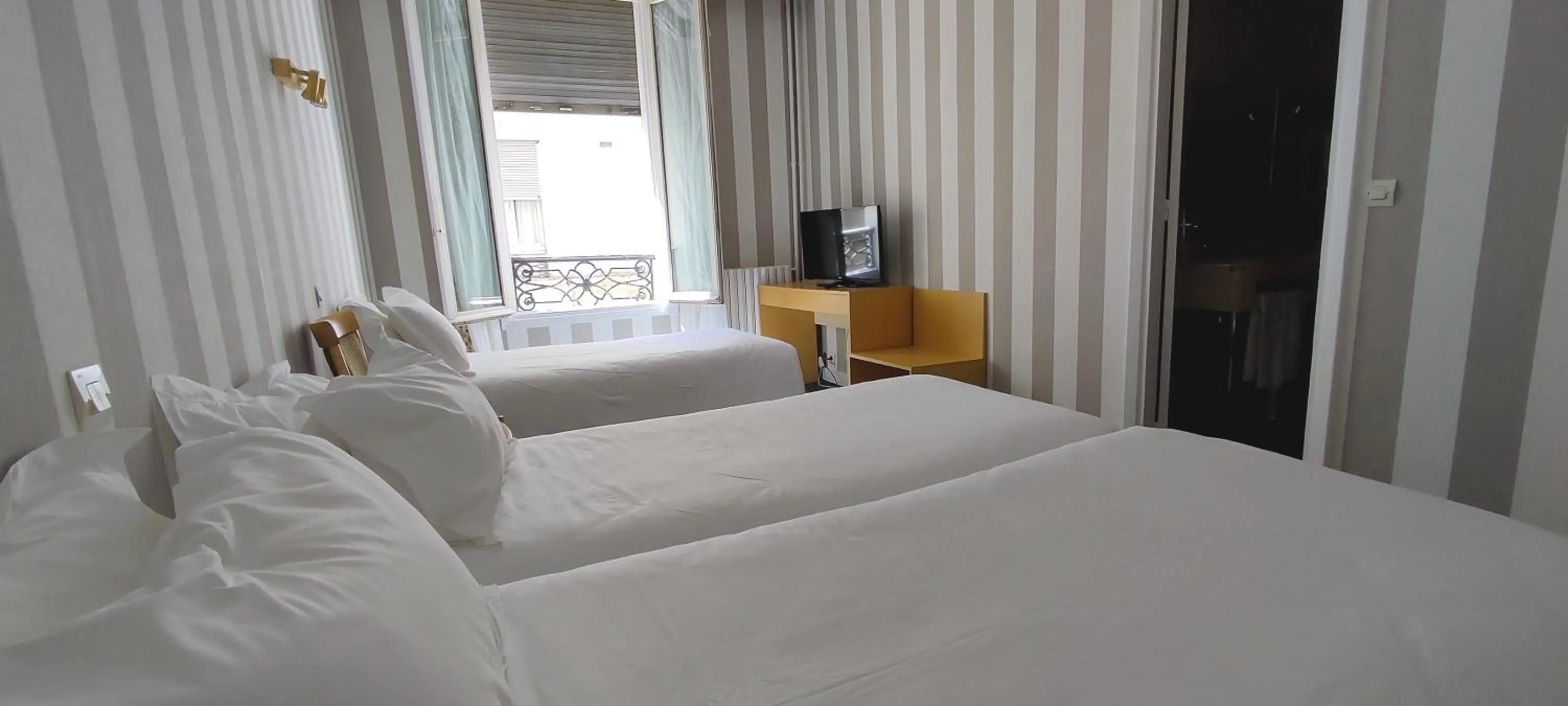 Bed in Grand Hôtel du Havre