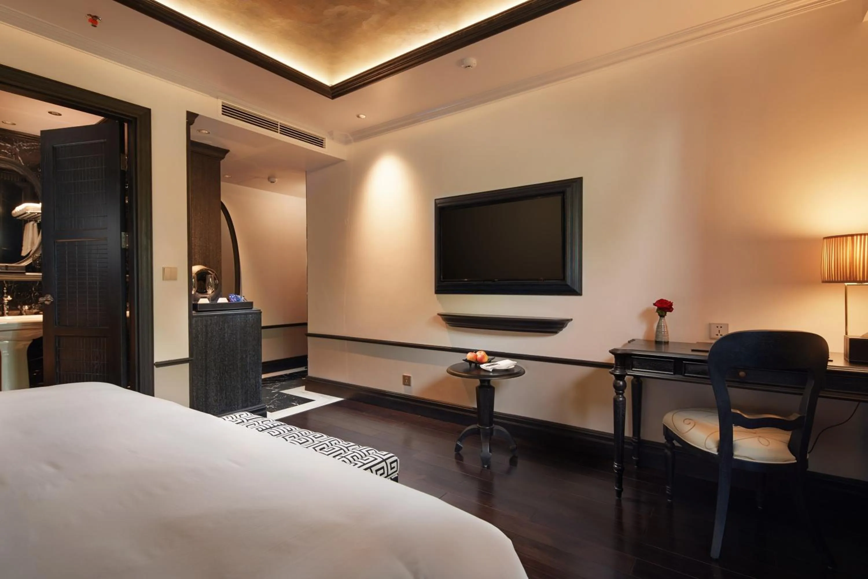 TV and multimedia, Bed in La Sinfonía del Rey Hotel & Spa