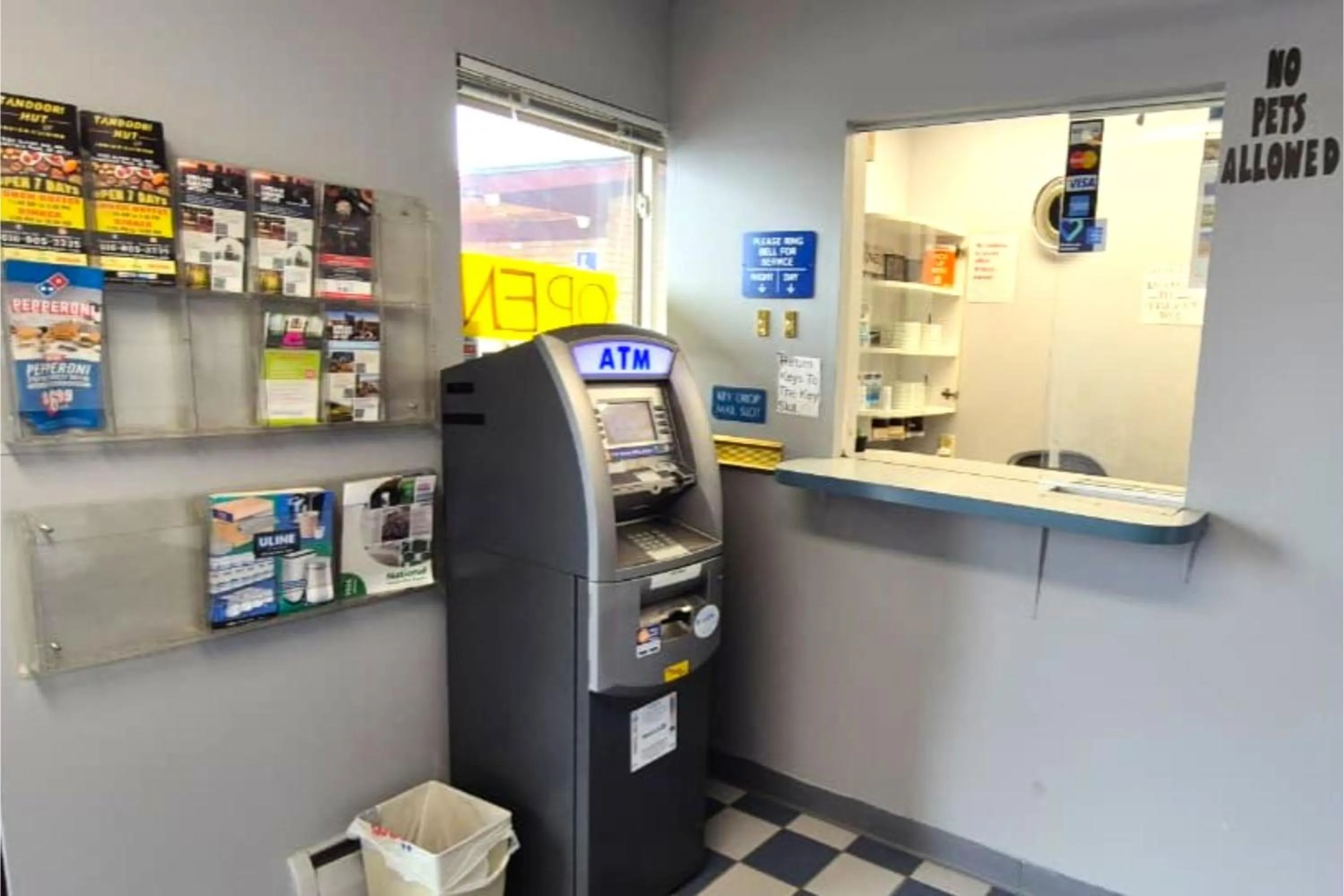 Lobby or reception in Canton Inn By OYO