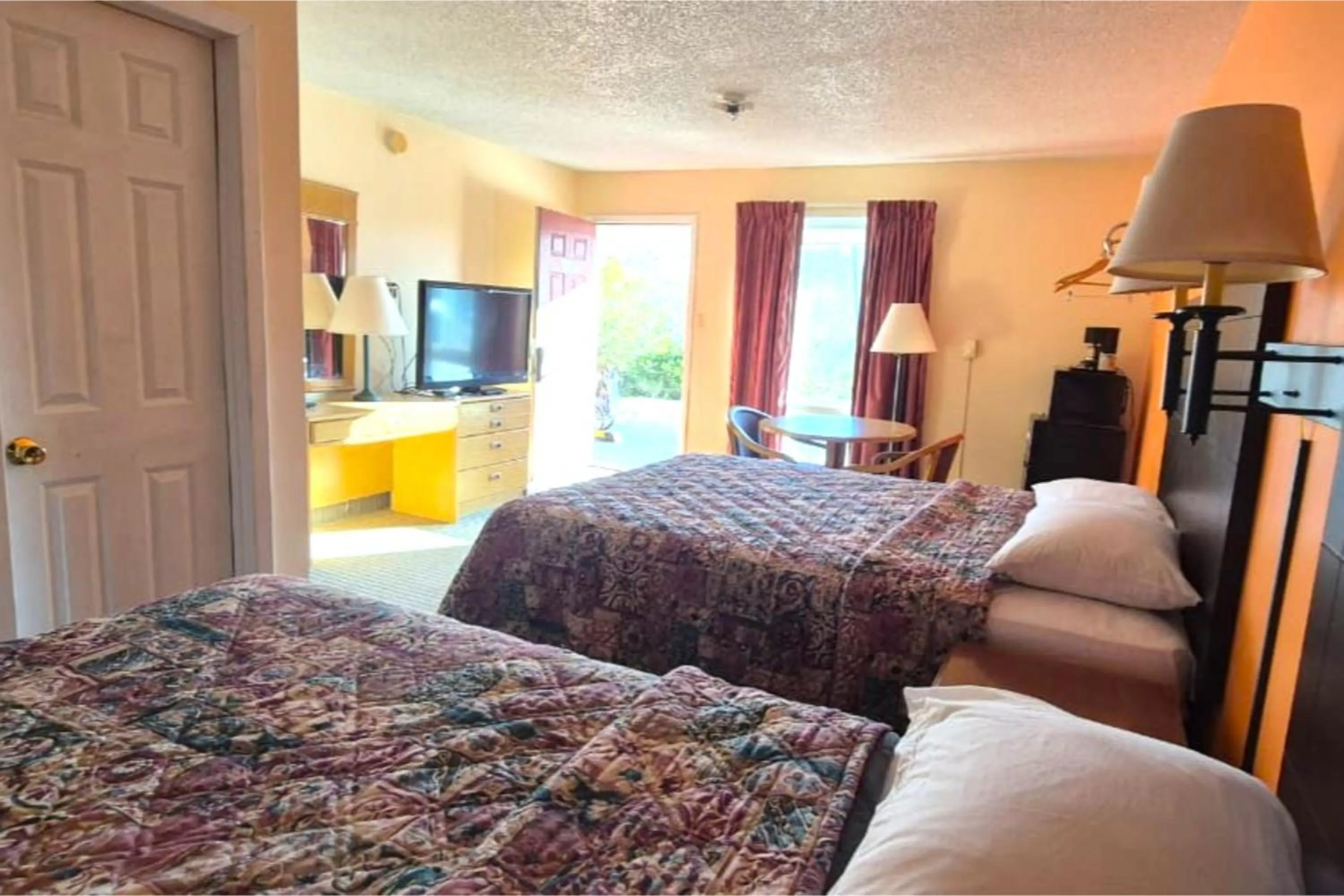 Bedroom in Canton Inn By OYO