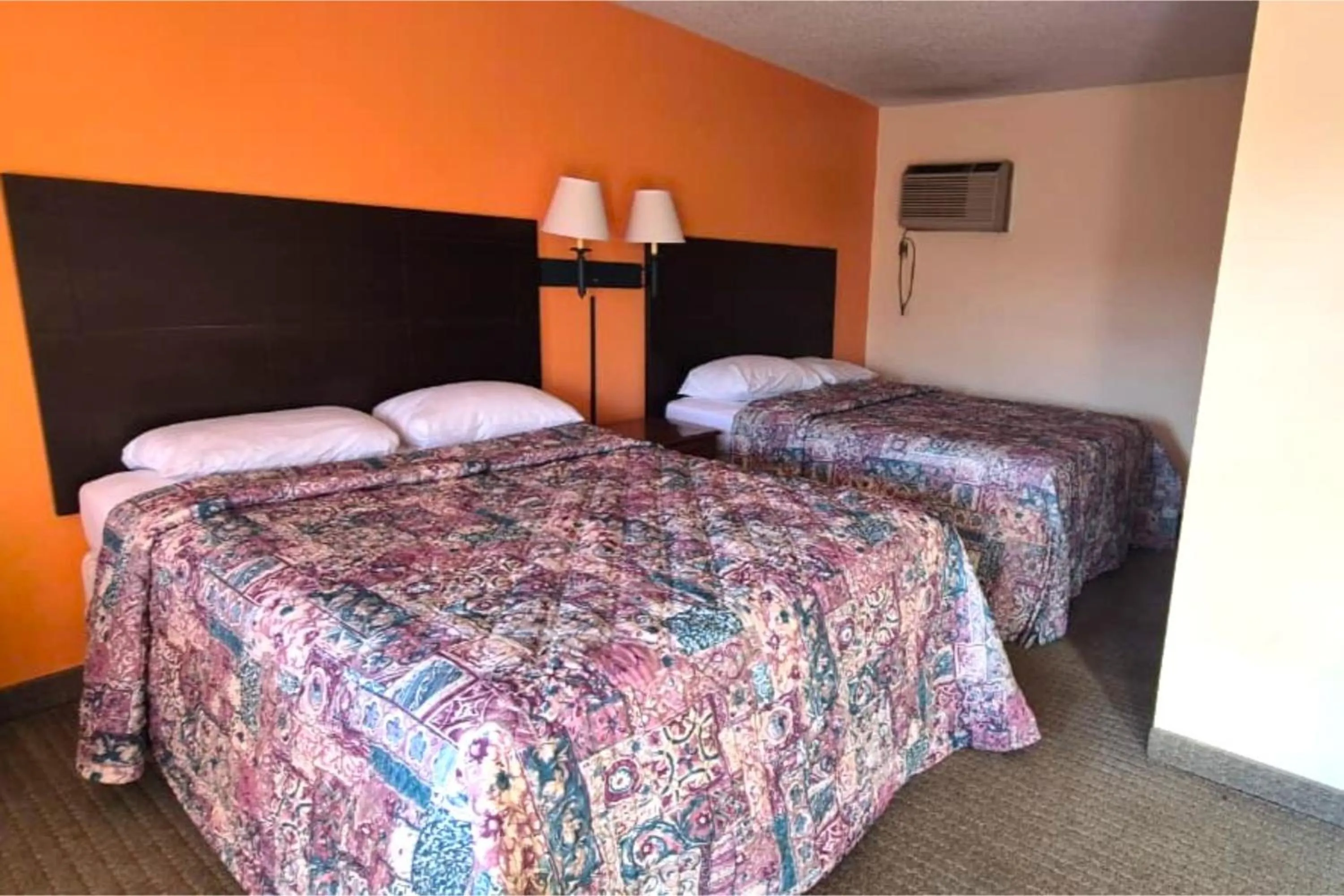 Bedroom in Canton Inn By OYO