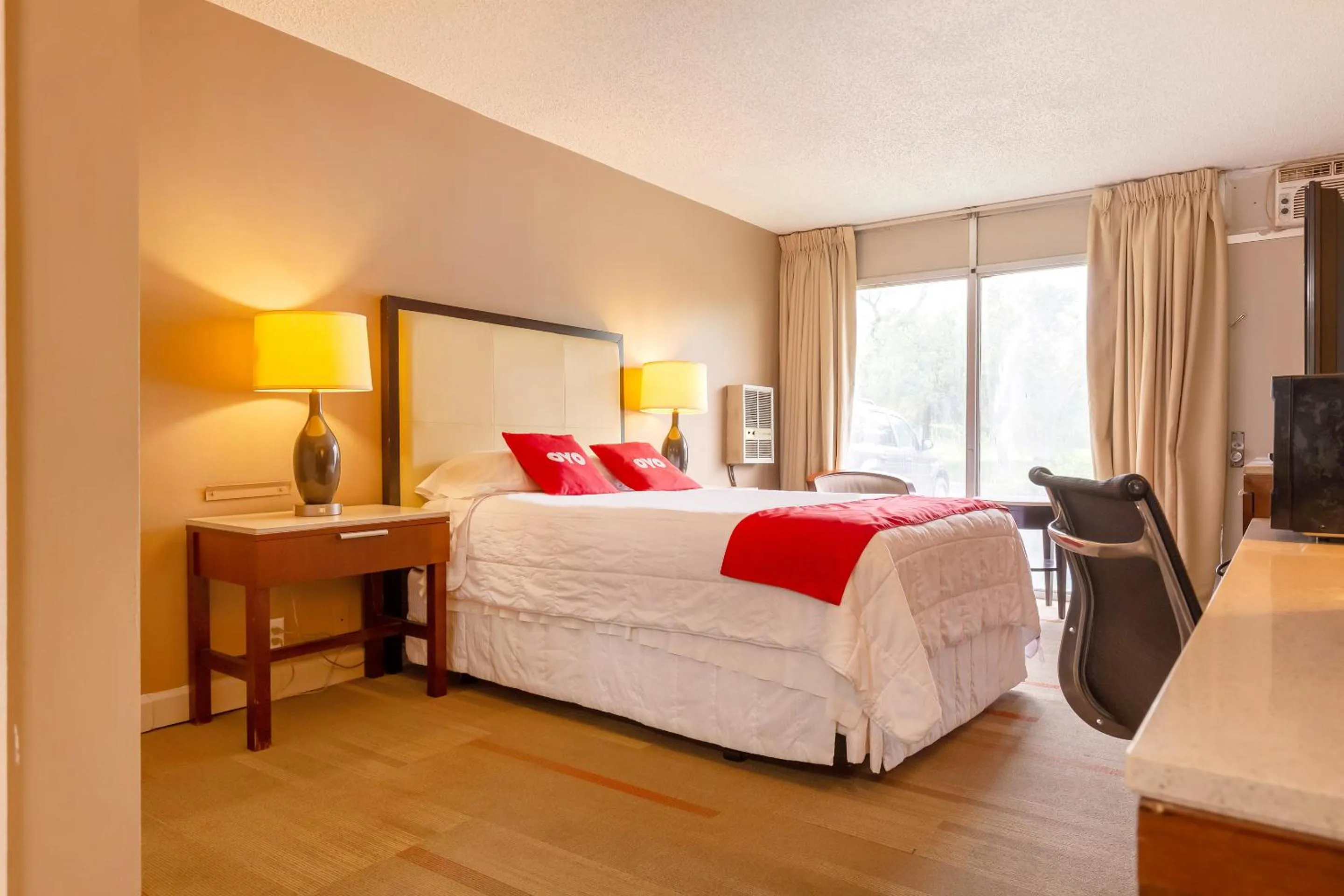 King Bed Smoking in OYO Hotel at Chicago Rockford International Airport, IL