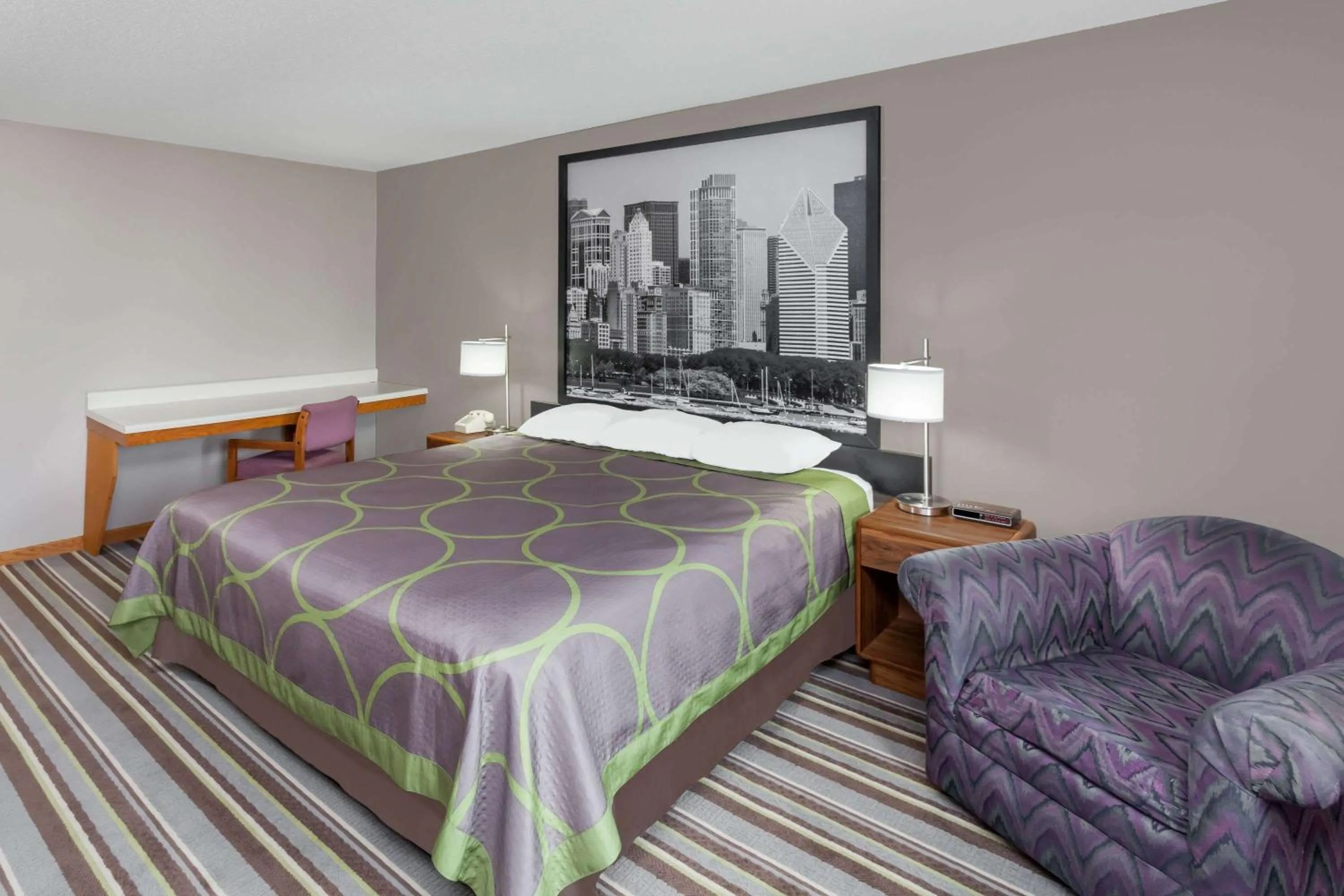 Photo of the whole room in Super 8 by Wyndham Watseka