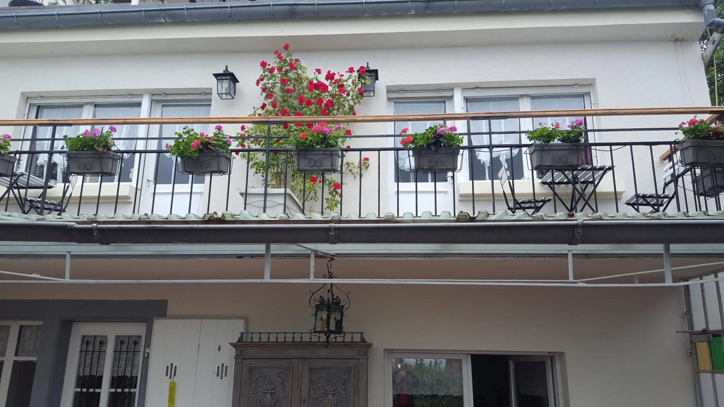 Property building in Les Iris Chambres d’hôte