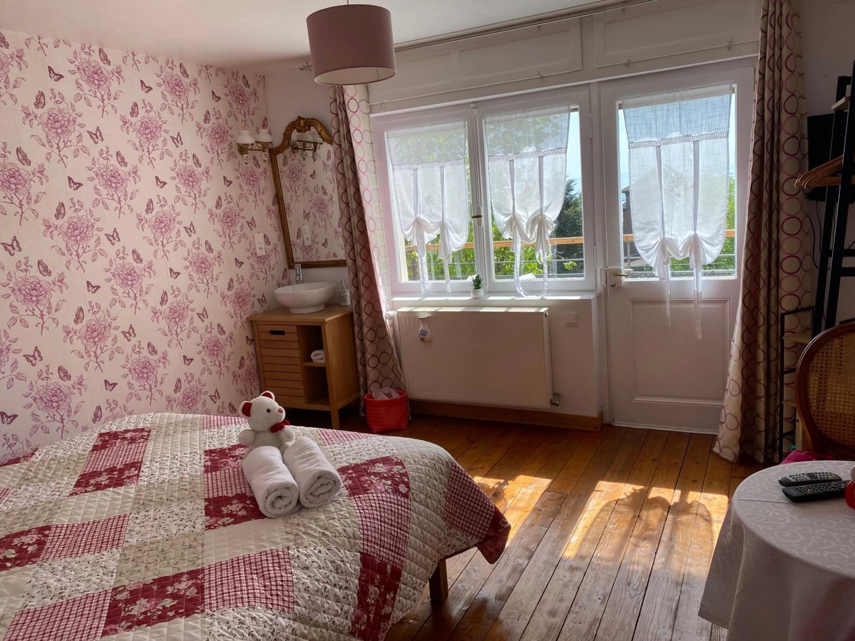 Bed in Les Iris Chambres d’hôte