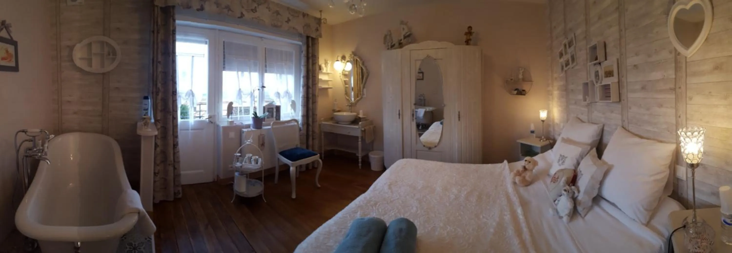 Bedroom in Les Iris Chambres d’hôte