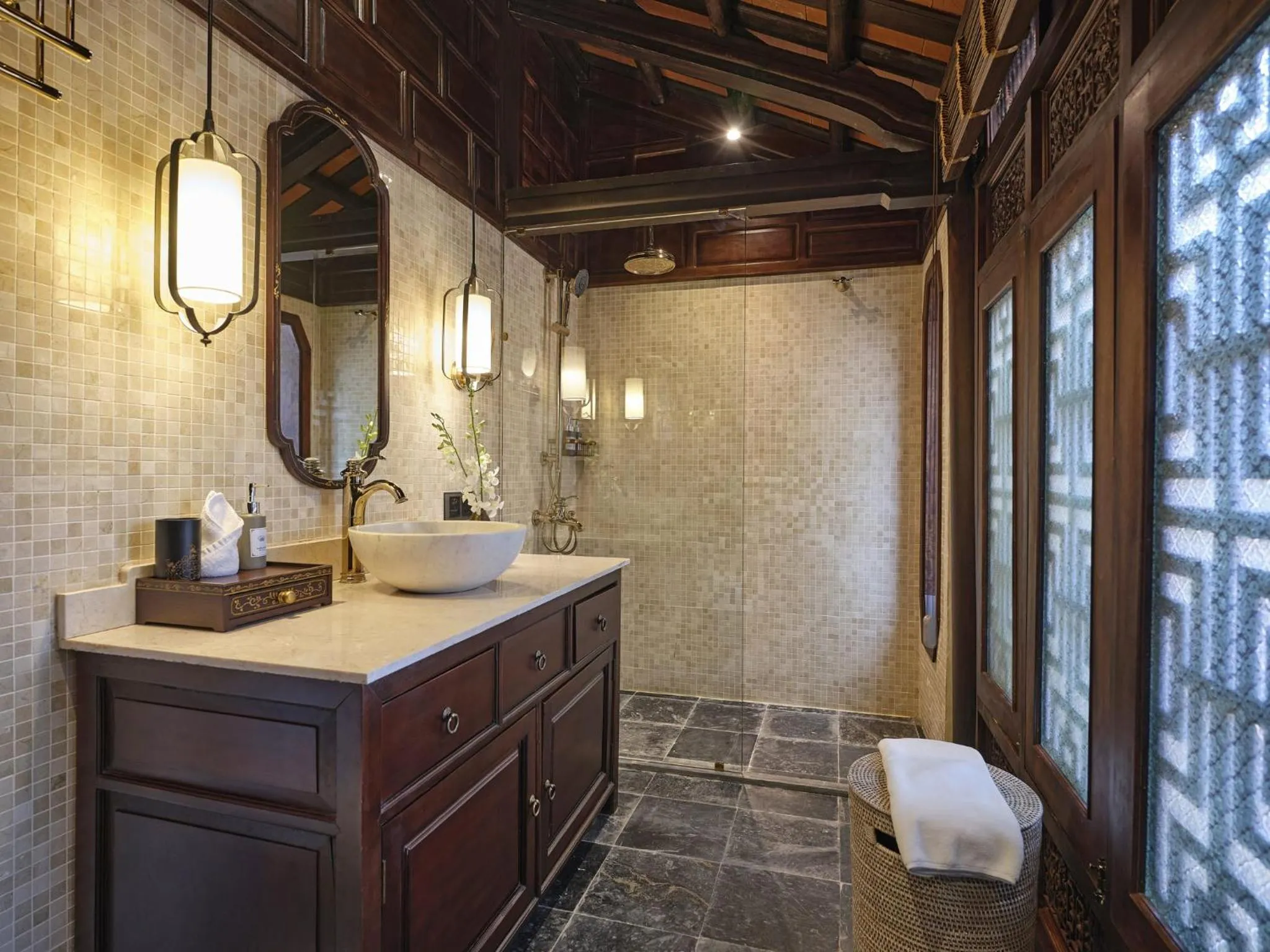 Shower in Ancient Huế Garden Houses