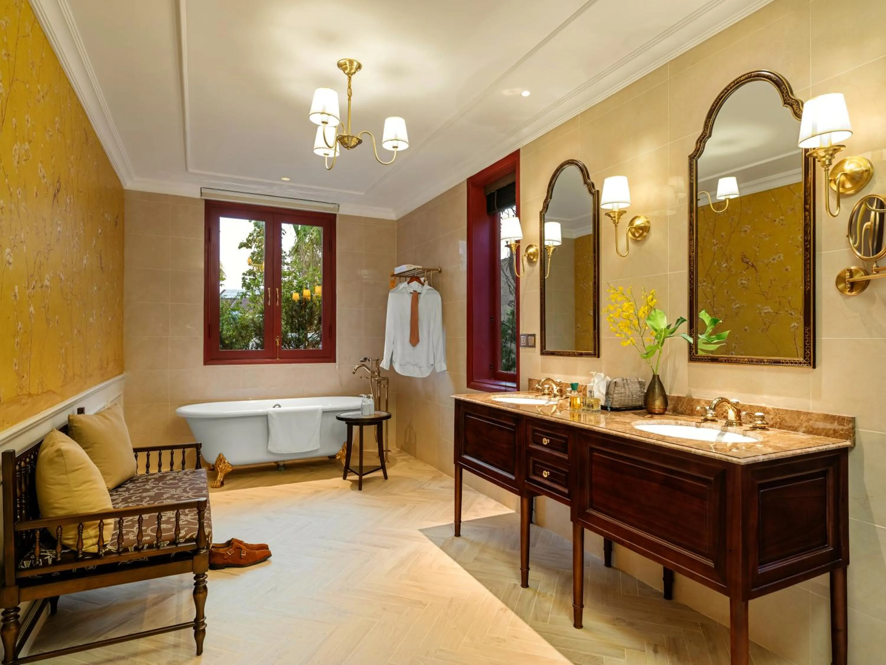 Bathroom in Ancient Huế Garden Houses