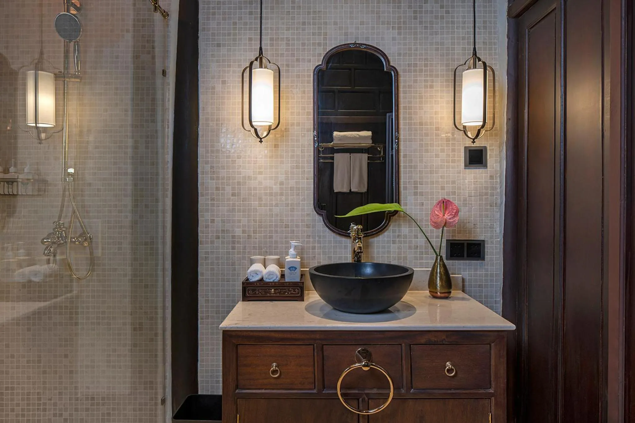 Shower in Ancient Huế Garden Houses