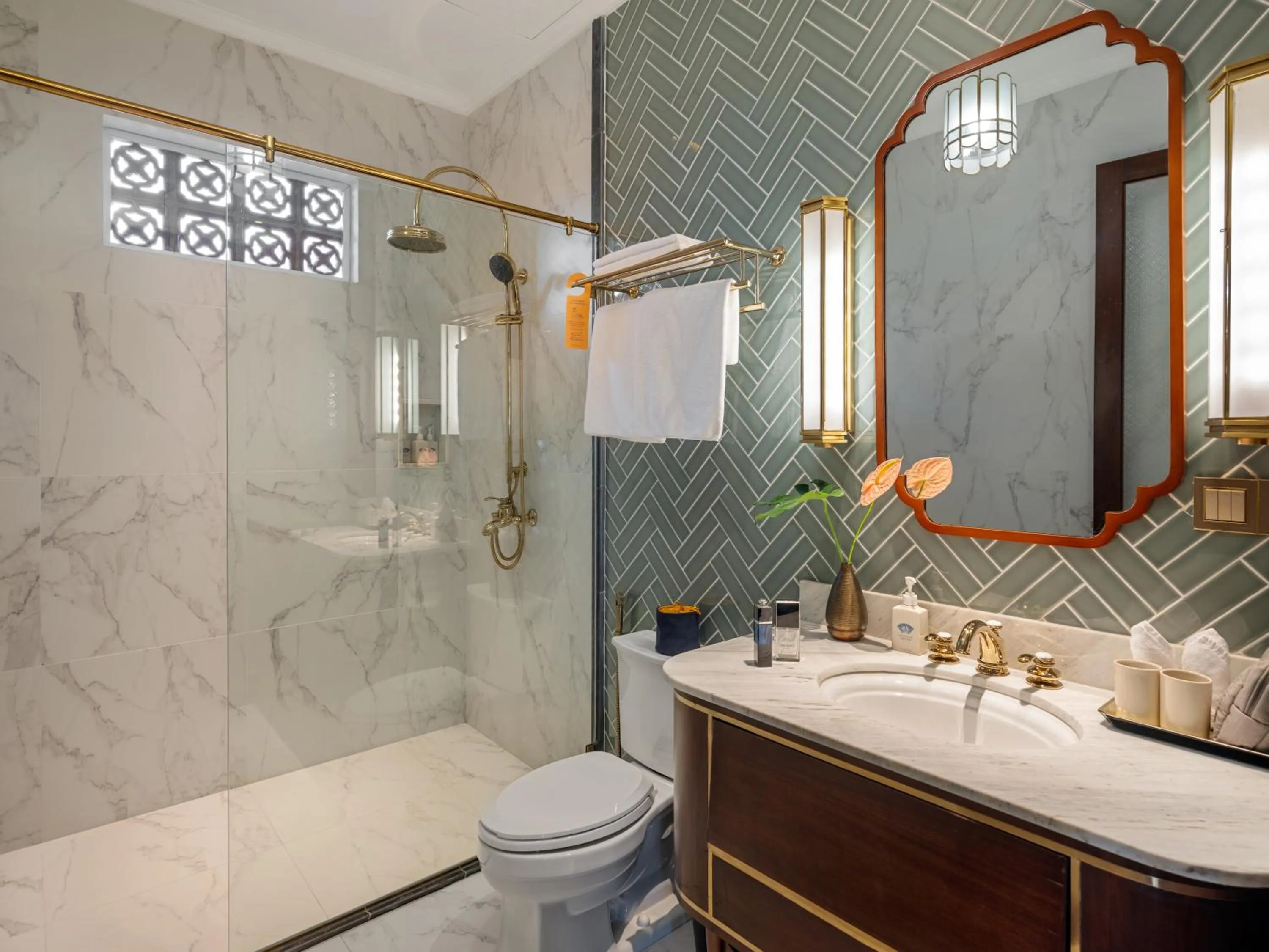 Shower in Ancient Huế Garden Houses