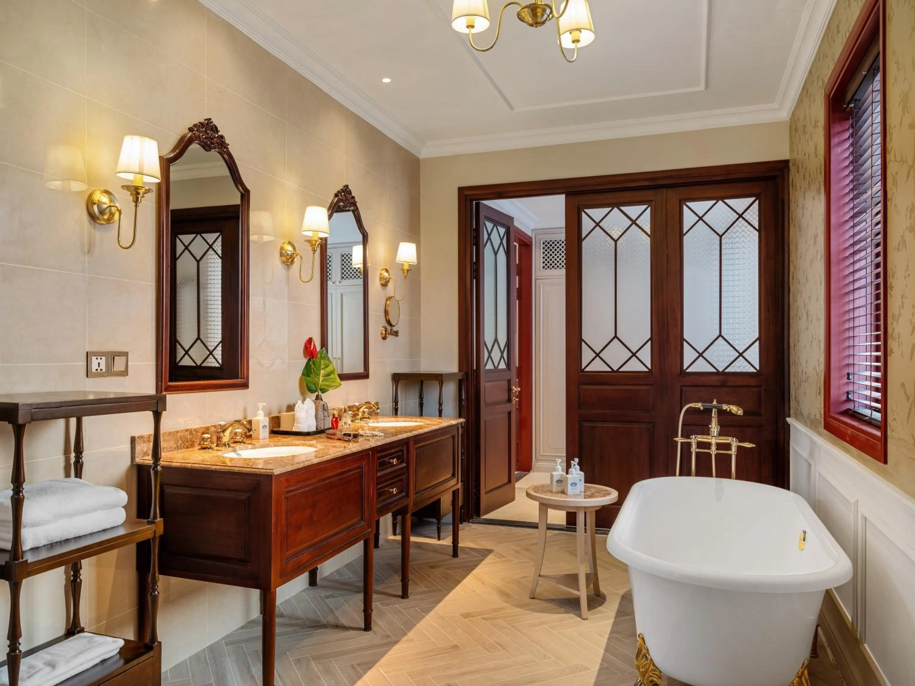 Bathroom in Ancient Huế Garden Houses