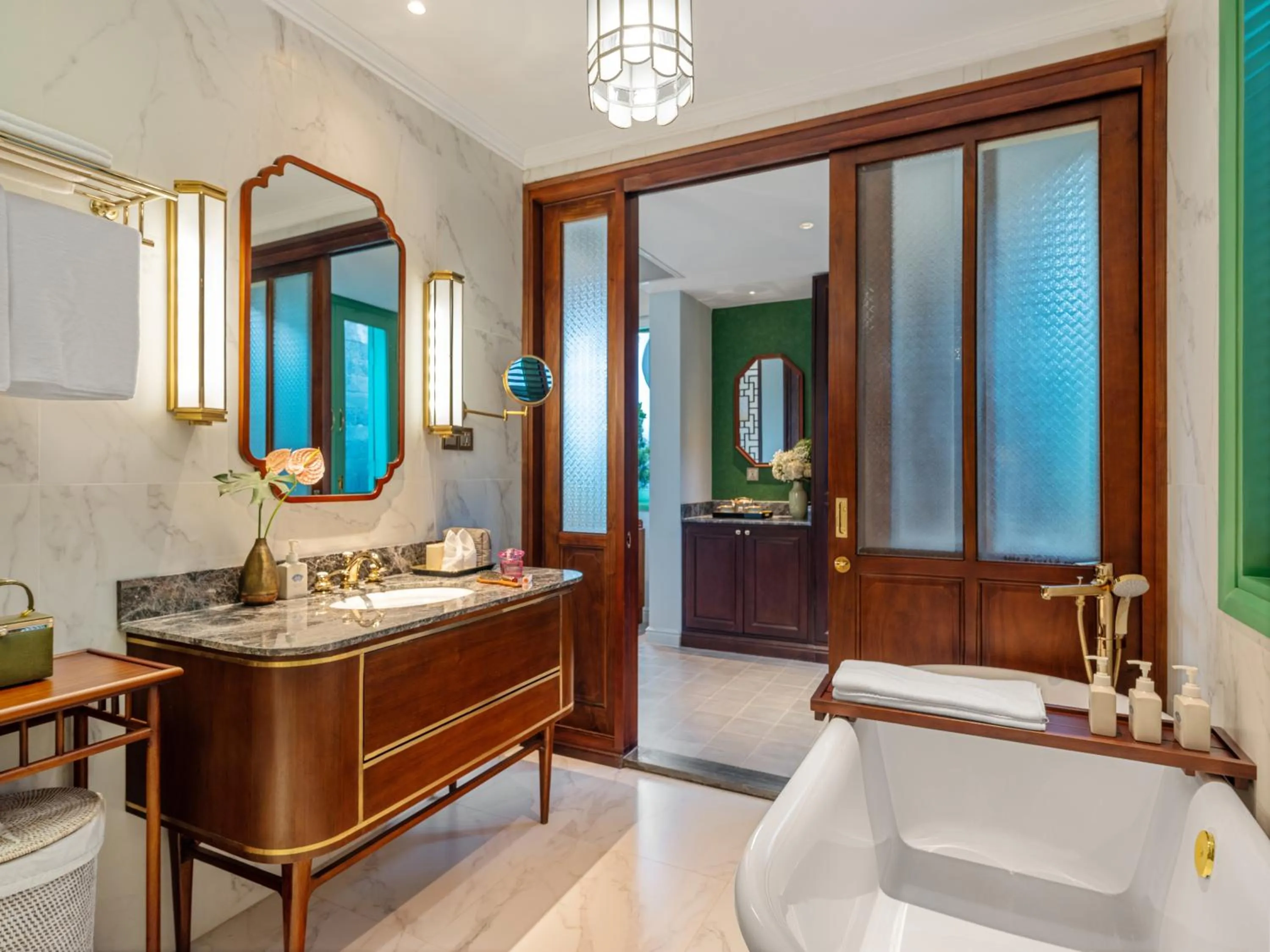 Shower in Ancient Huế Garden Houses