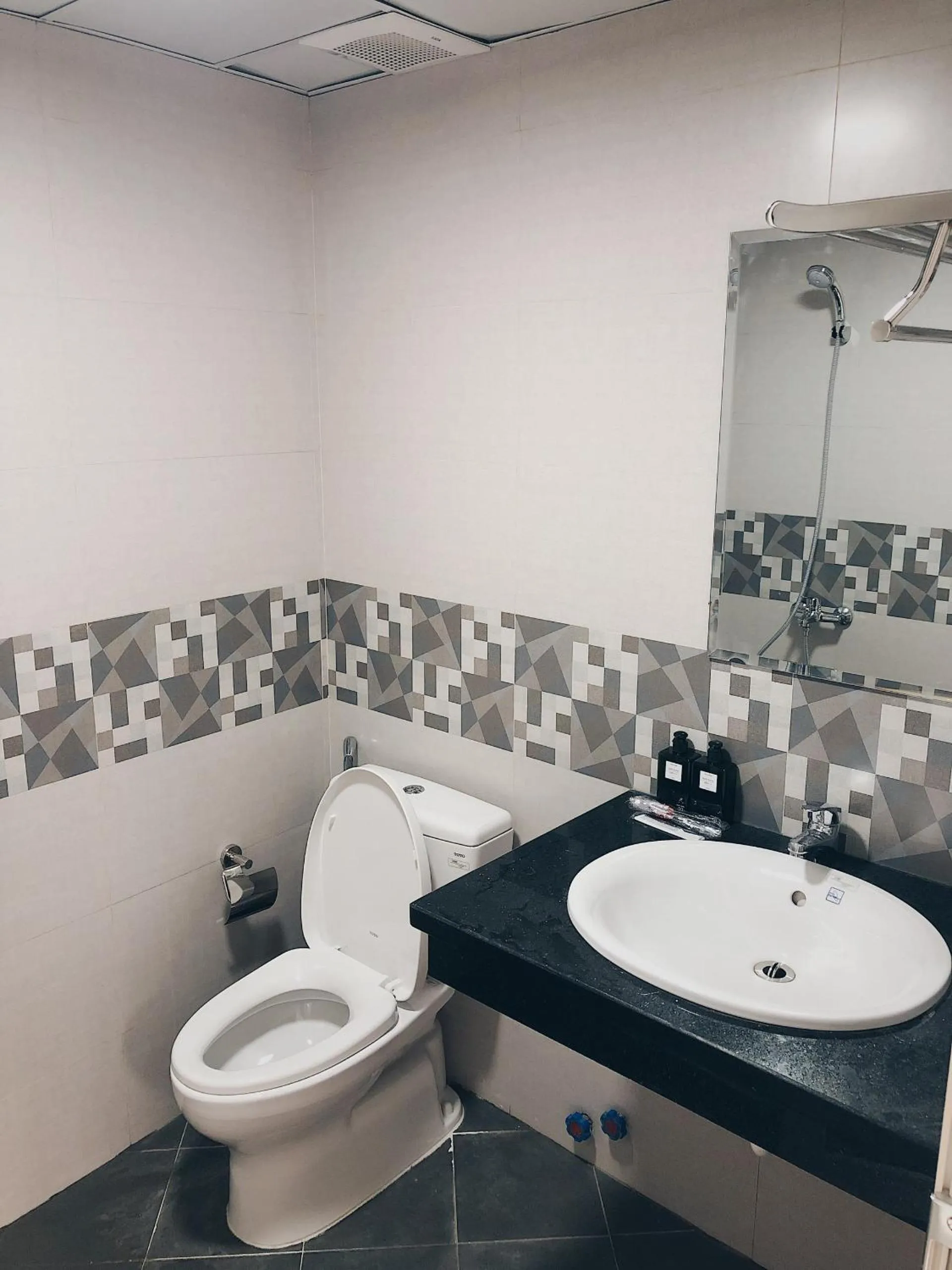 Shower in Cactus Homestay