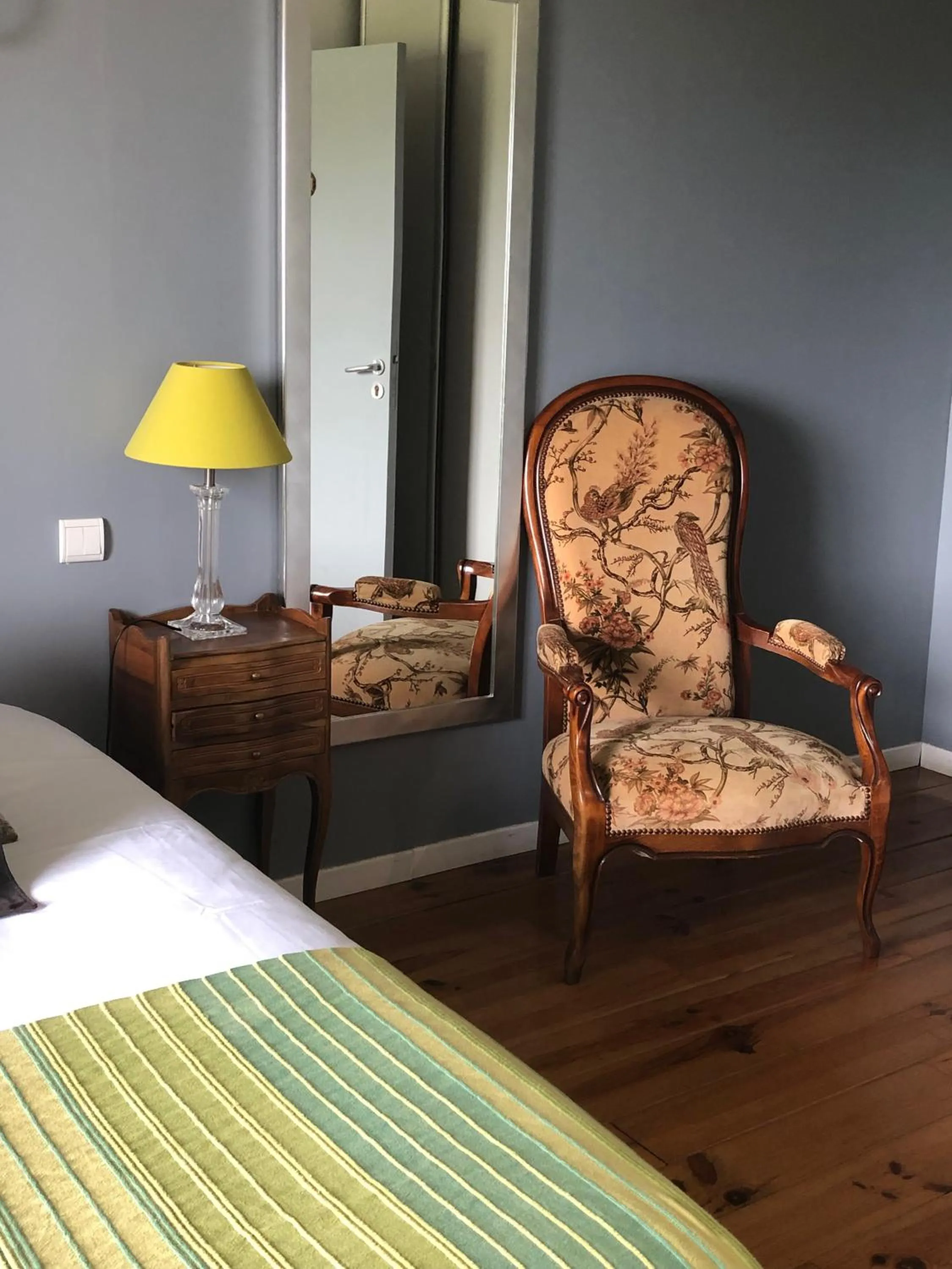 Photo of the whole room, Bed in A Fontana