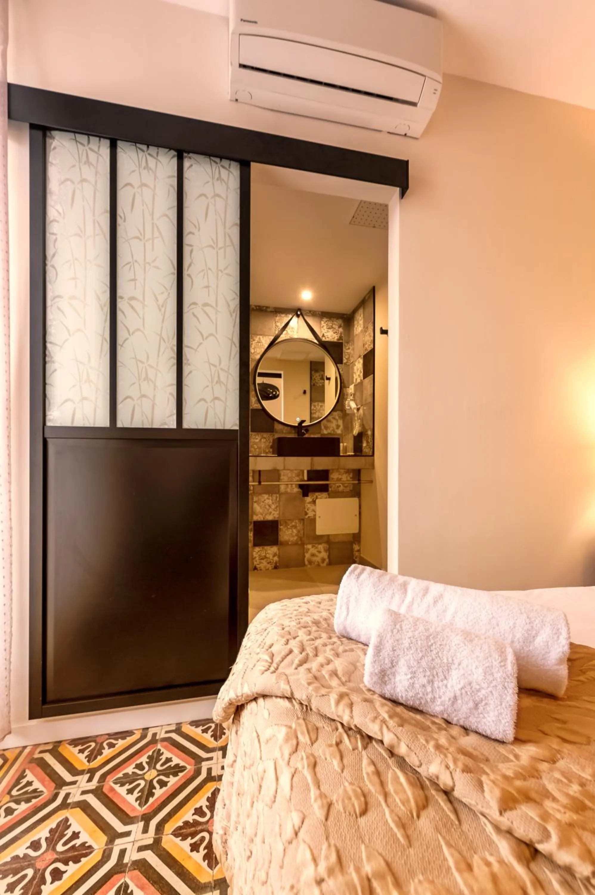 Bathroom, Bed in A Fontana