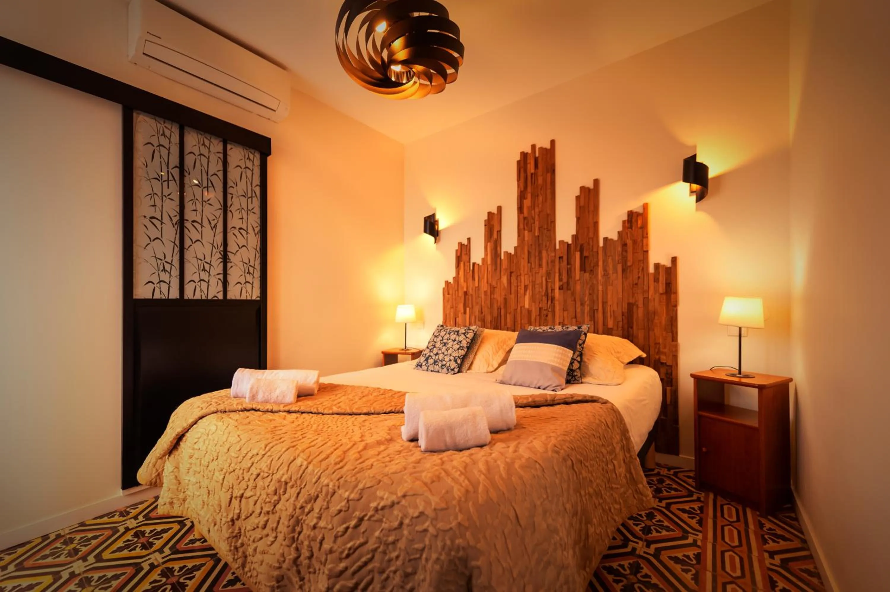 Bedroom, Bed in A Fontana