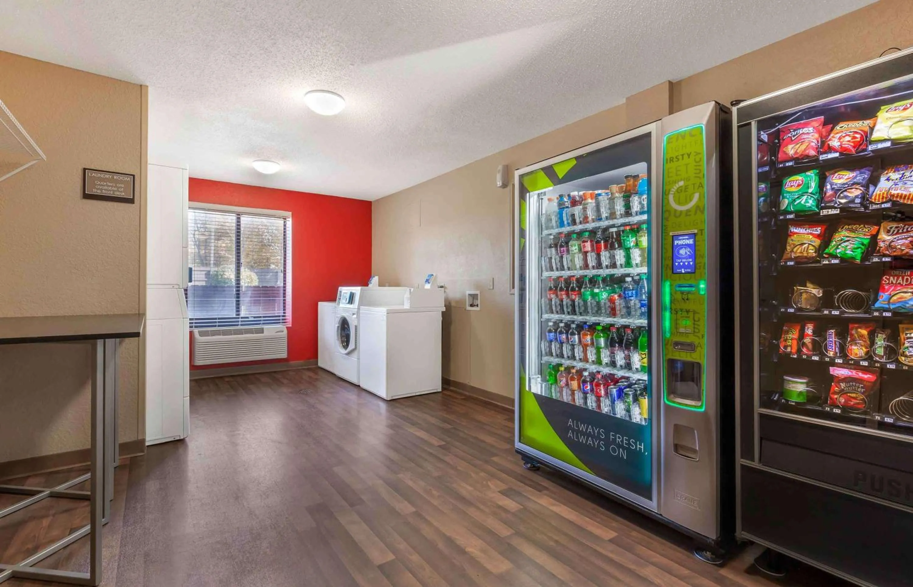 Property building in Extended Stay America Select Suites - Rockford - State Street