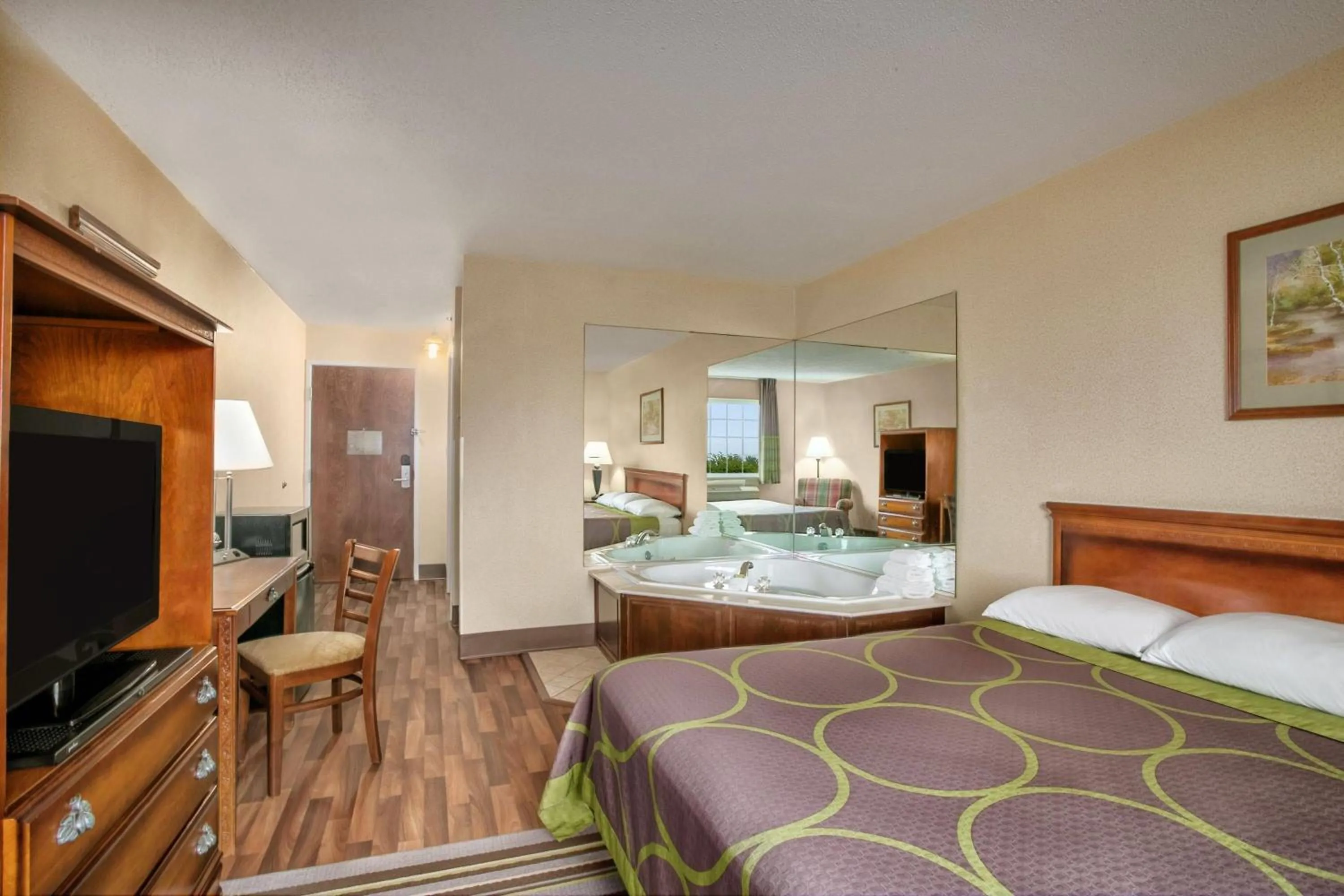 Photo of the whole room, Bed in Super 8 by Wyndham Grayville