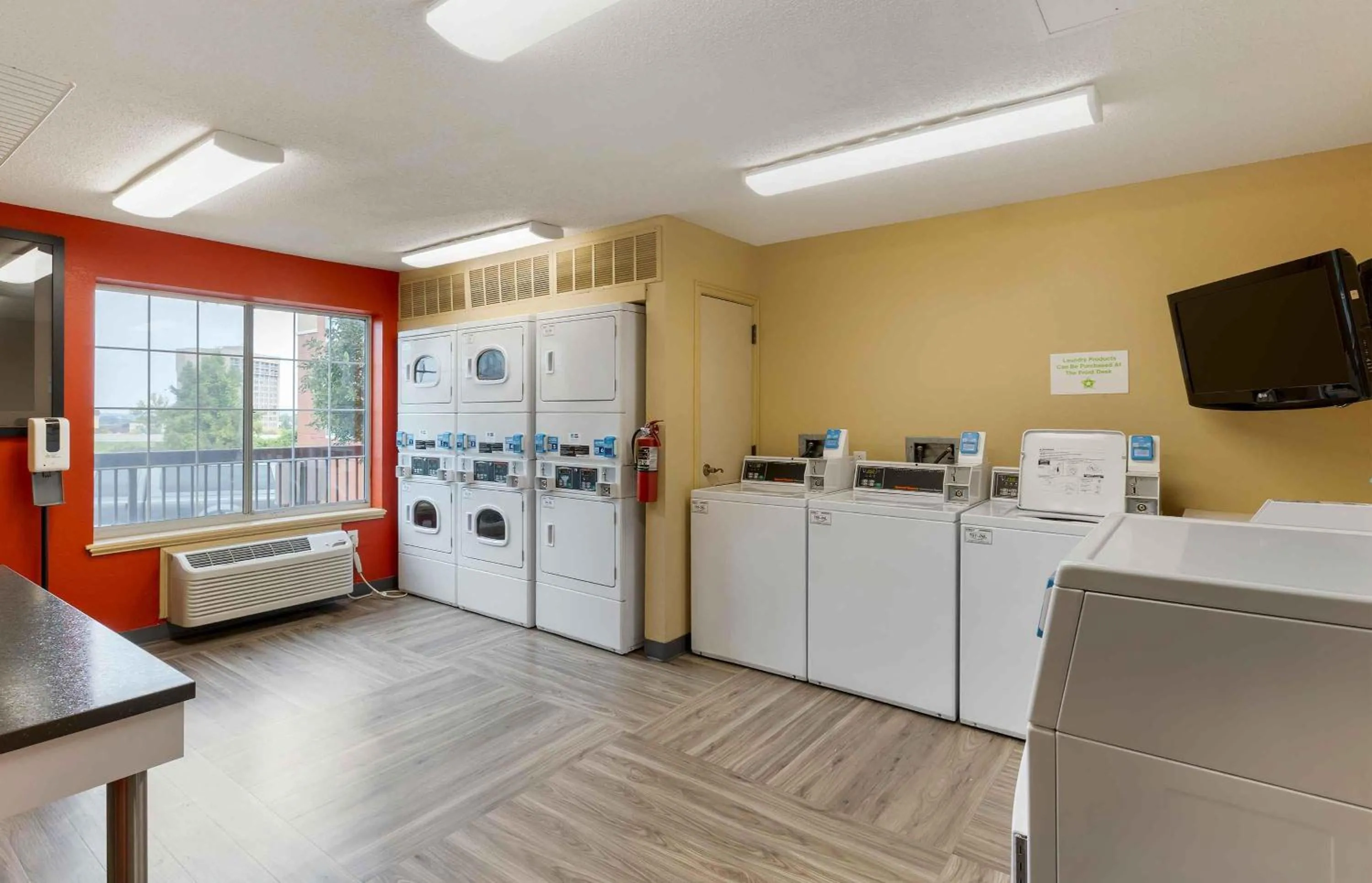 Property building in Extended Stay America Suites - St Louis - Westport - Central