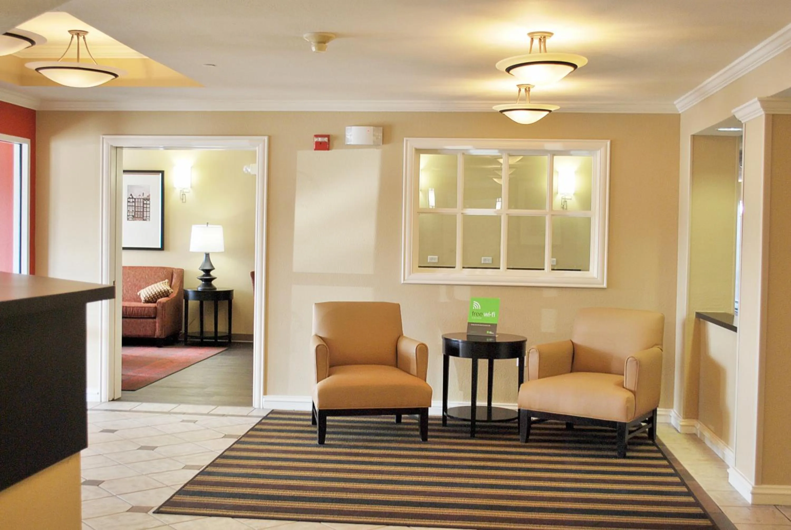 Lobby or reception, Bed in Extended Stay America Suites - St Louis - Westport - Central