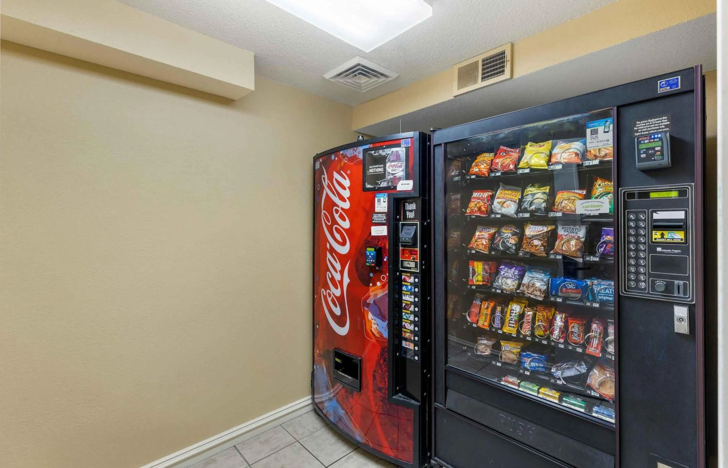 Property building in Extended Stay America Suites - St Louis - Westport - Central