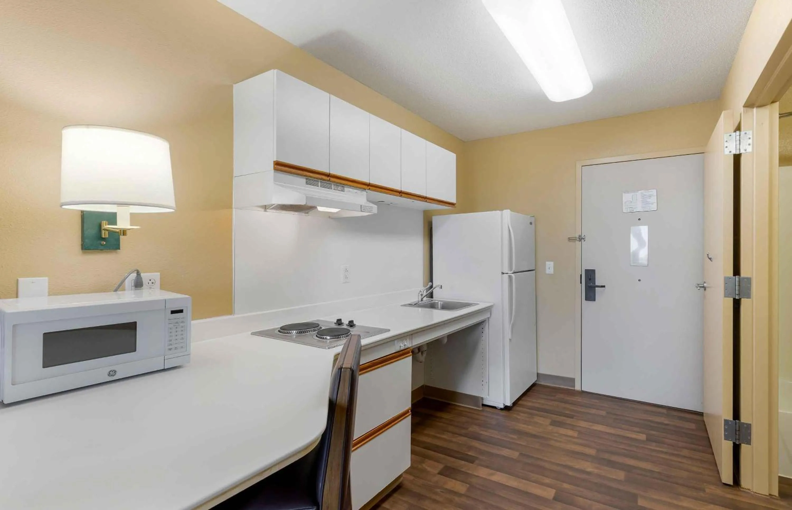 Kitchen or kitchenette in Extended Stay America Suites - St Louis - Westport - Central