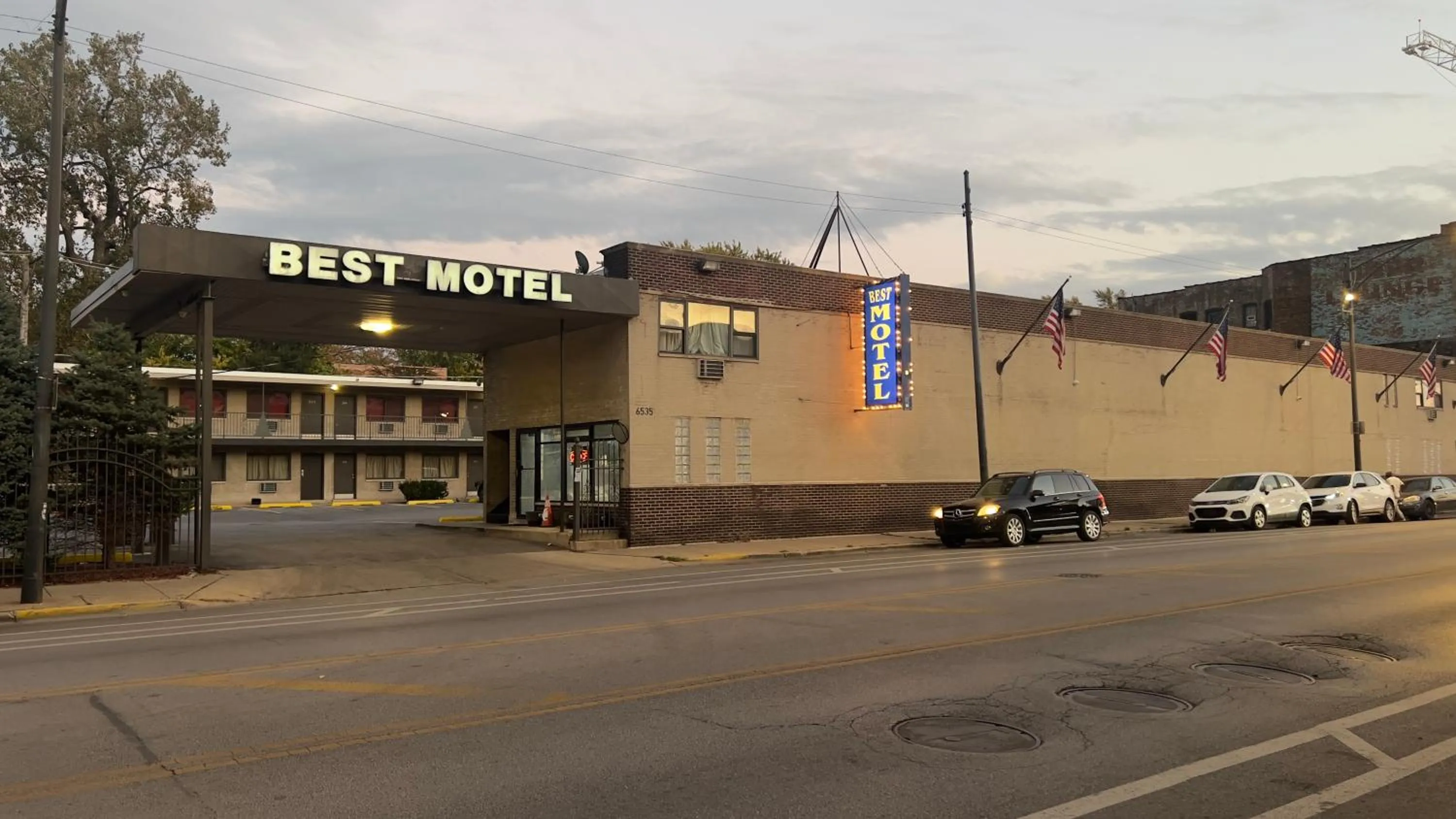 Facade/entrance in Best Motel By OYO Chicago I-90