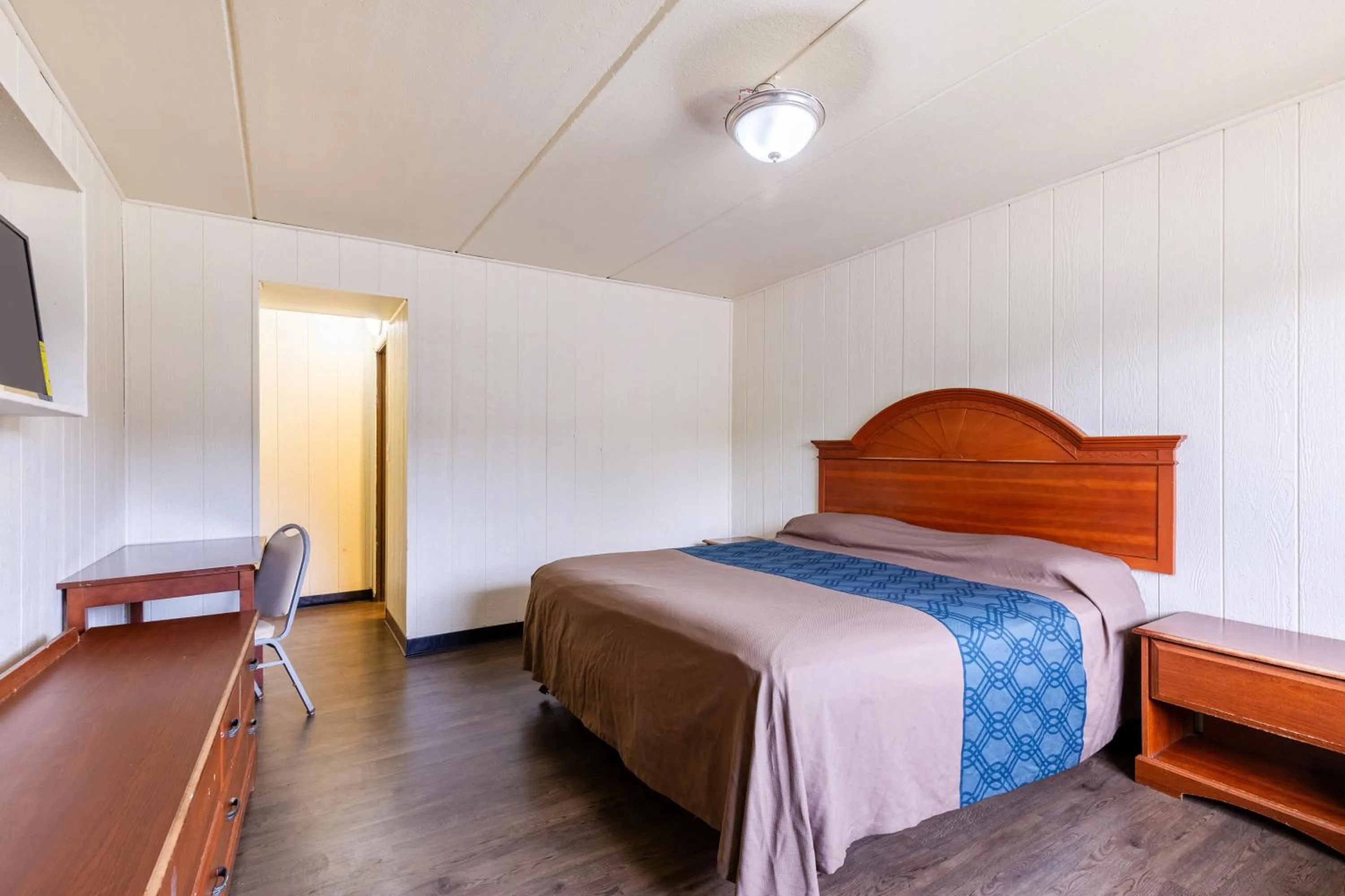 Bedroom, Bed in Best Motel By OYO Chicago I-90