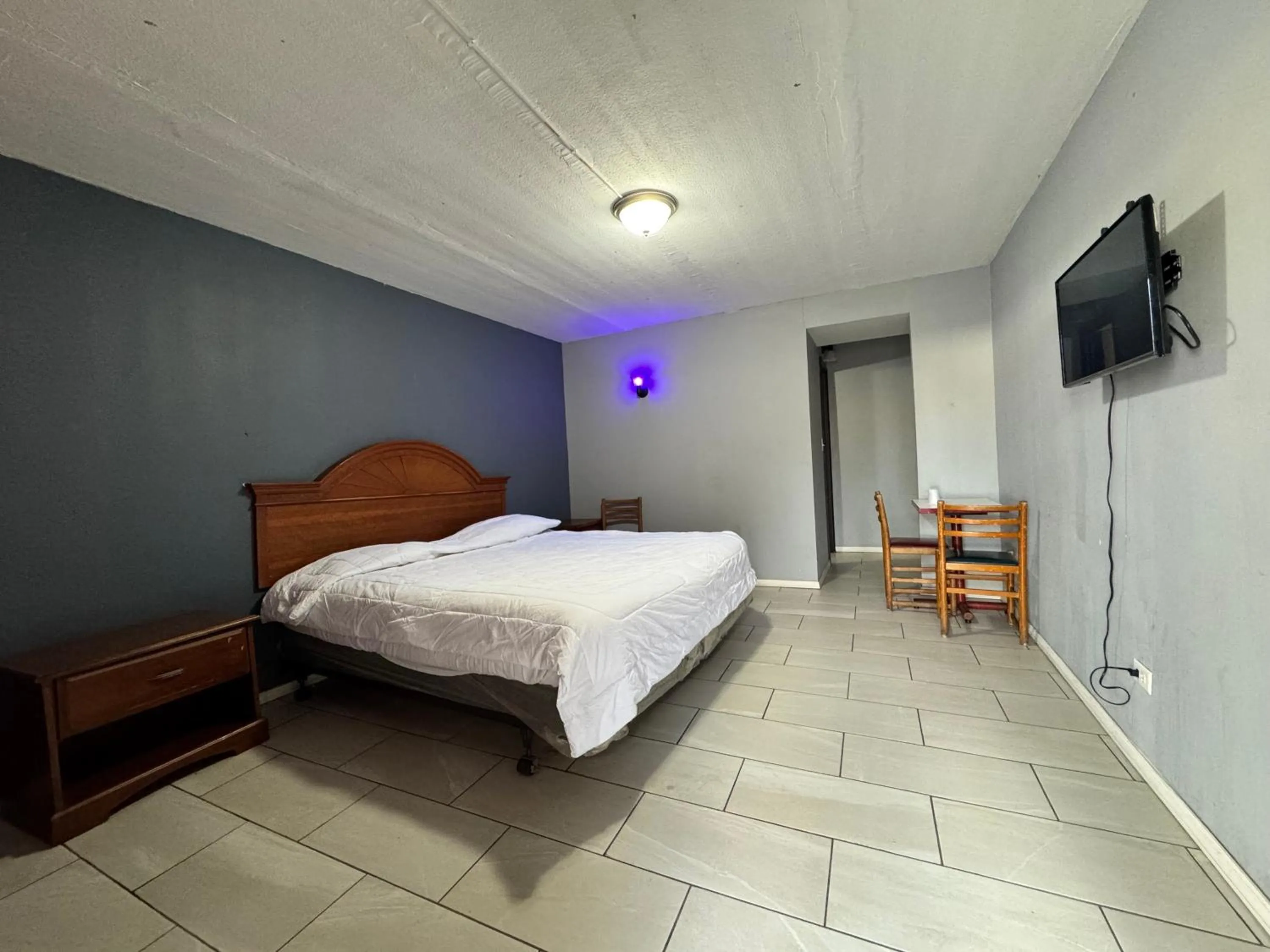 Bedroom, Bed in Best Motel By OYO Chicago I-90