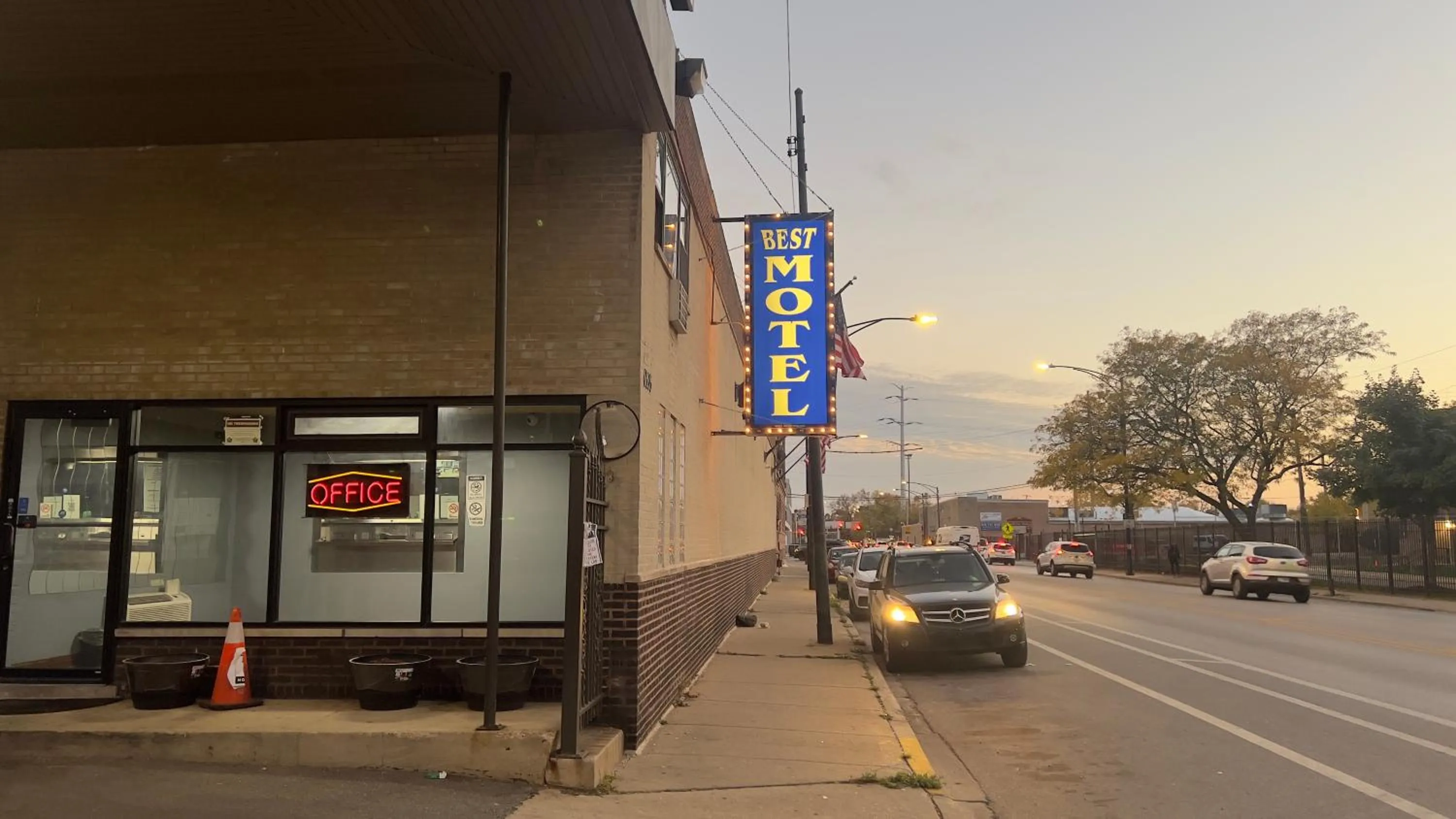 Parking in Best Motel By OYO Chicago I-90