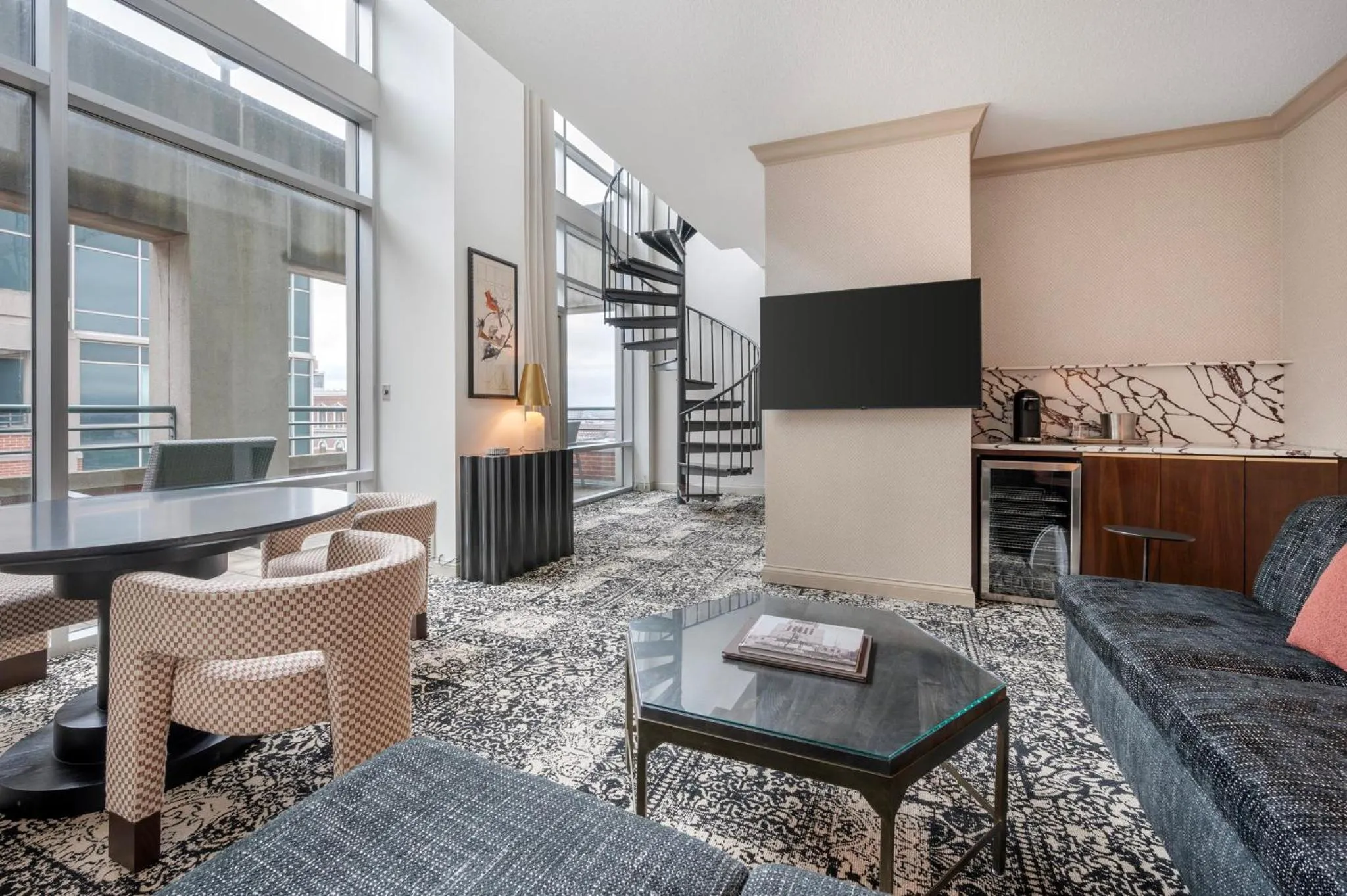 Bedroom in Omni Severin Hotel