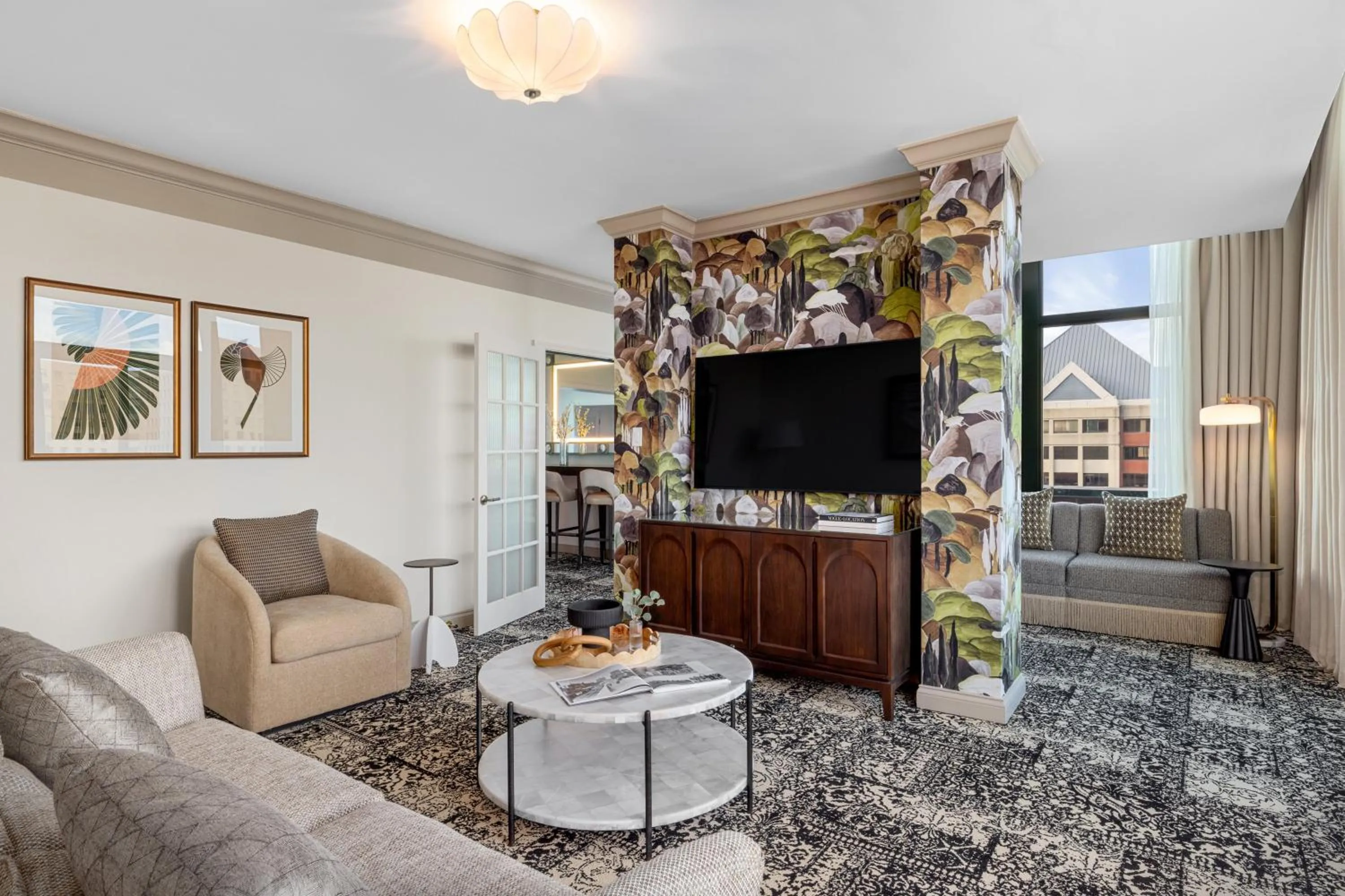 Photo of the whole room in Omni Severin Hotel