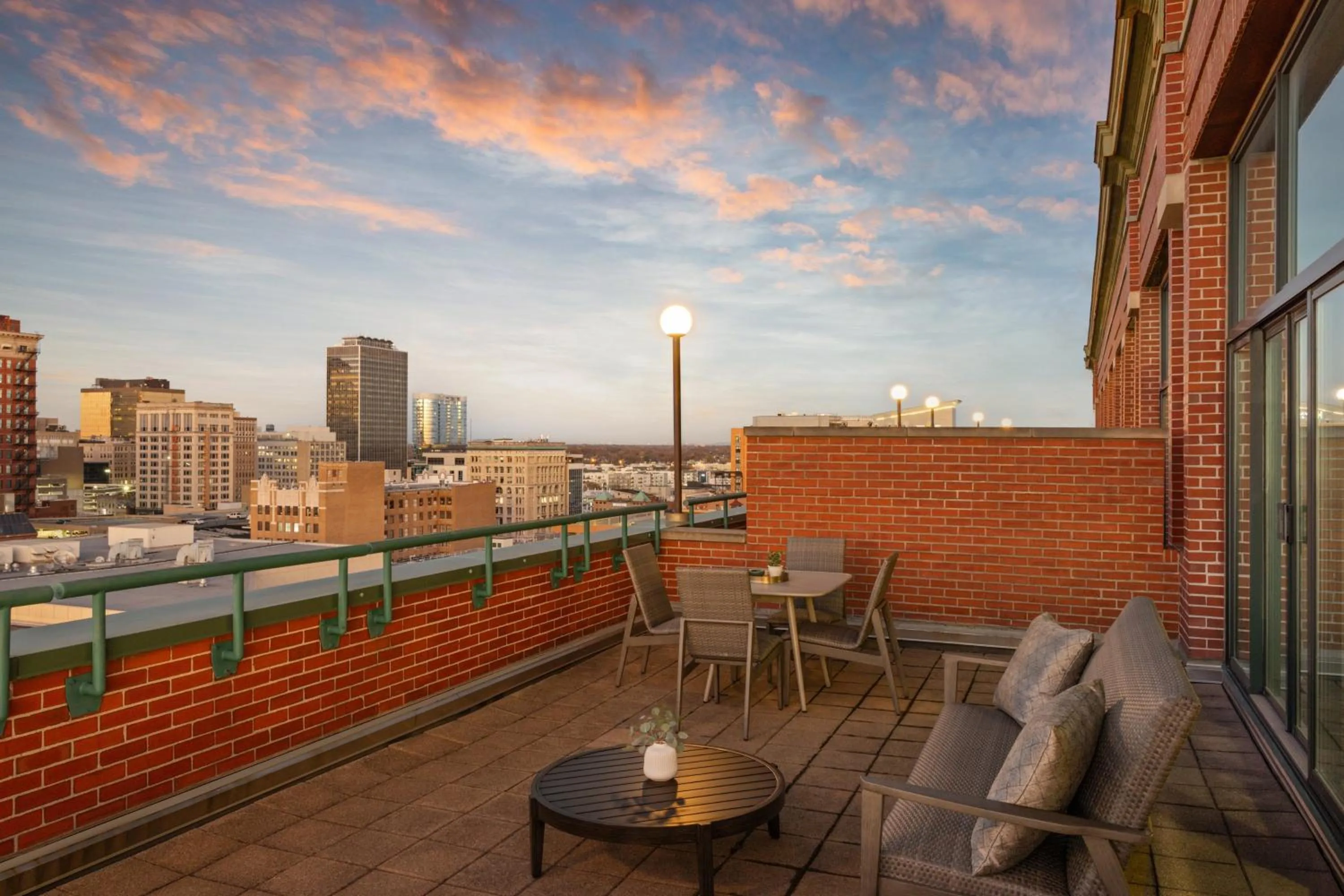 Balcony/Terrace in Omni Severin Hotel